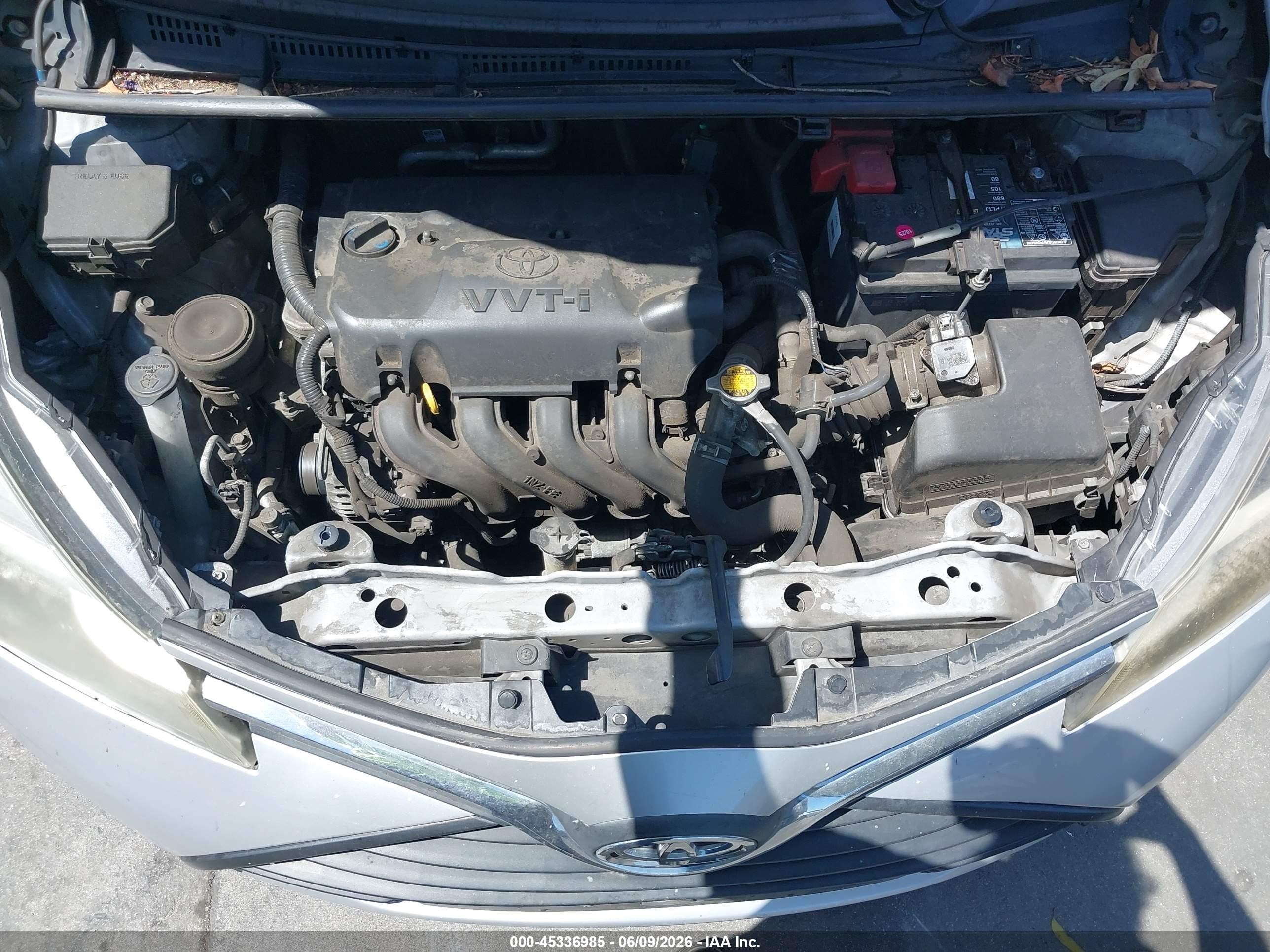 2015 Toyota Yaris L Silver vin: VNKKTUD38FA050618