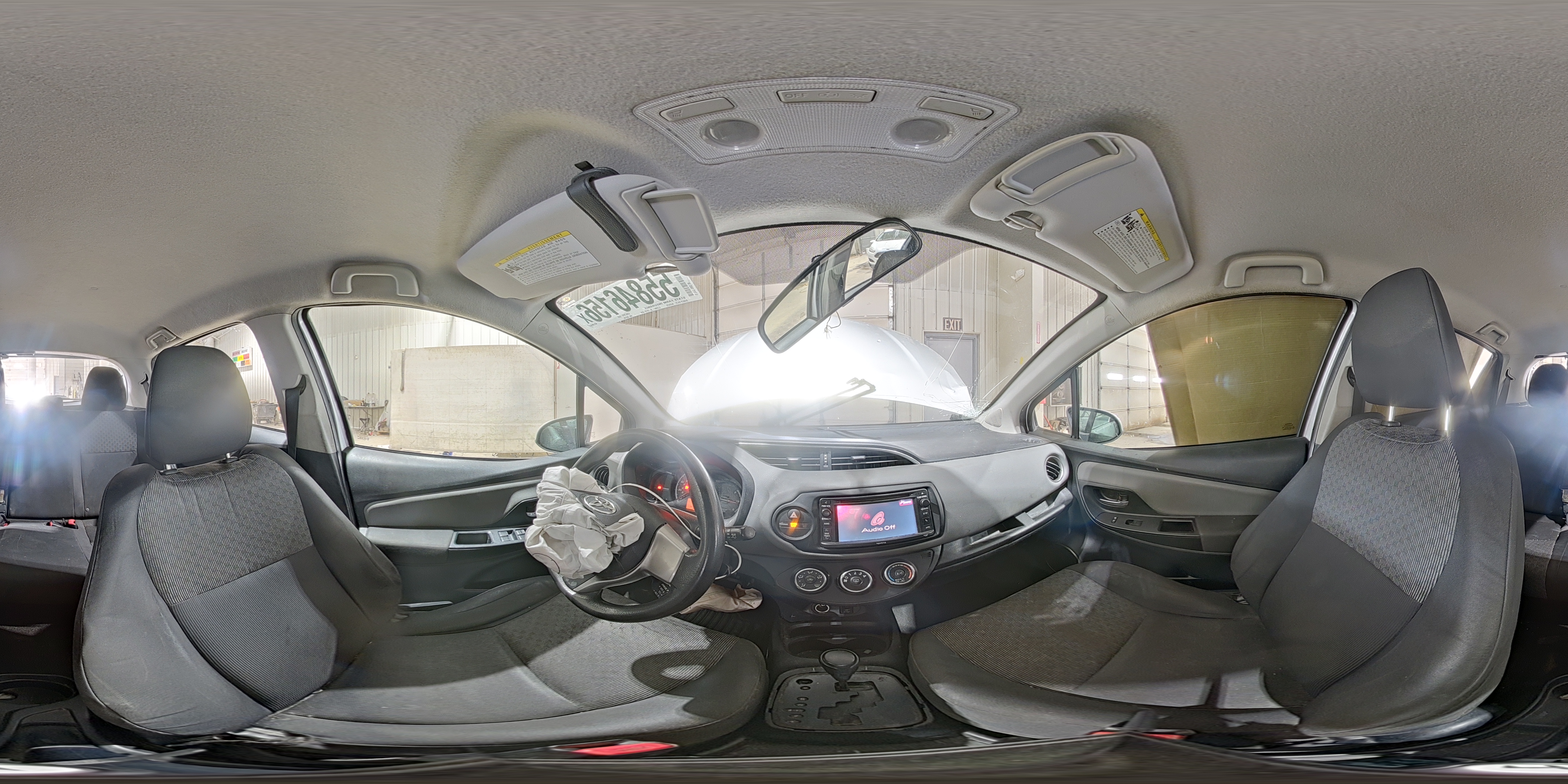 2015 Toyota Yaris 5-door Le Silver vin: VNKKTUD38FA055740