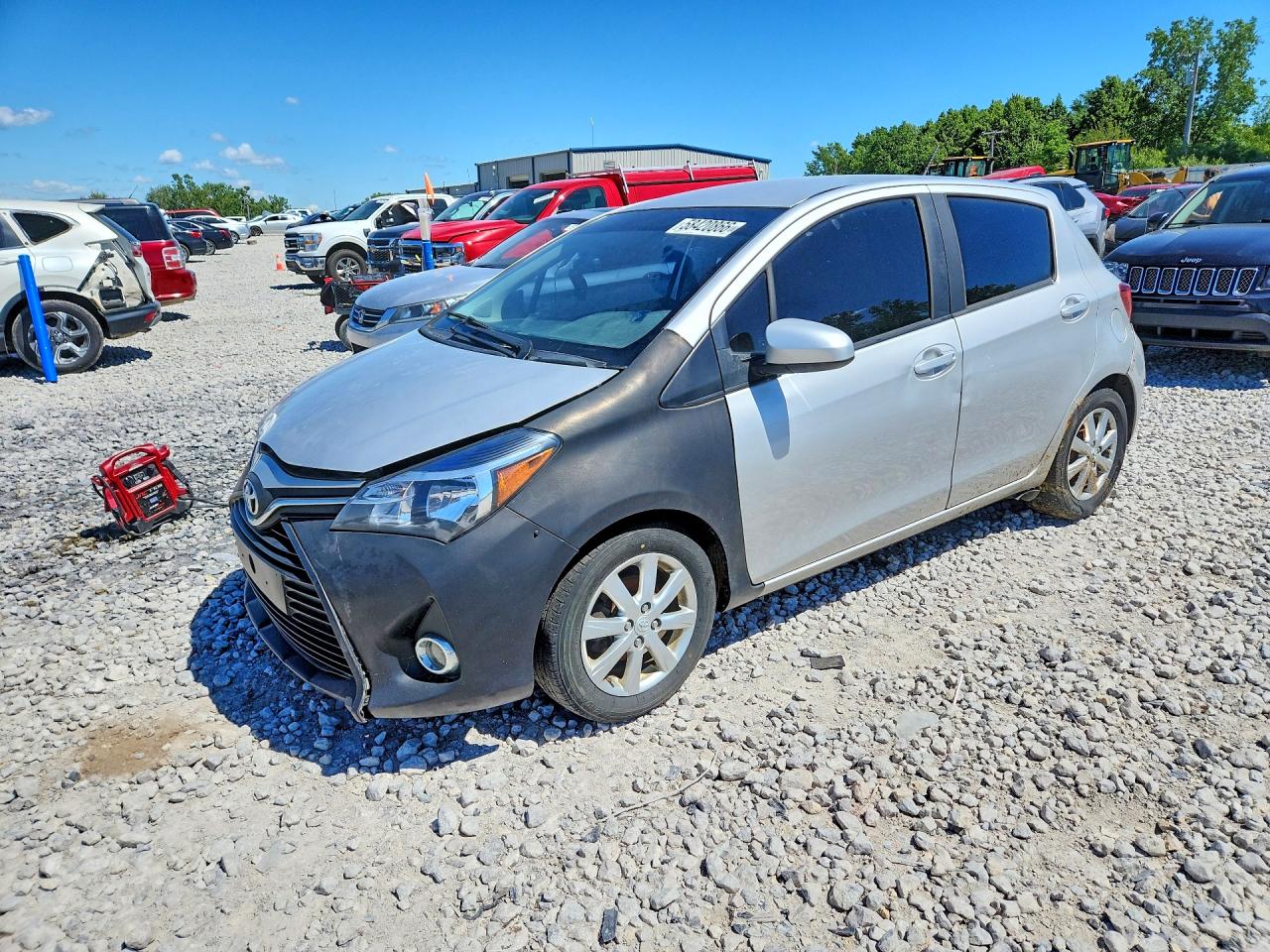 2015 Toyota Yaris 5-door Le Silver vin: VNKKTUD39FA024531