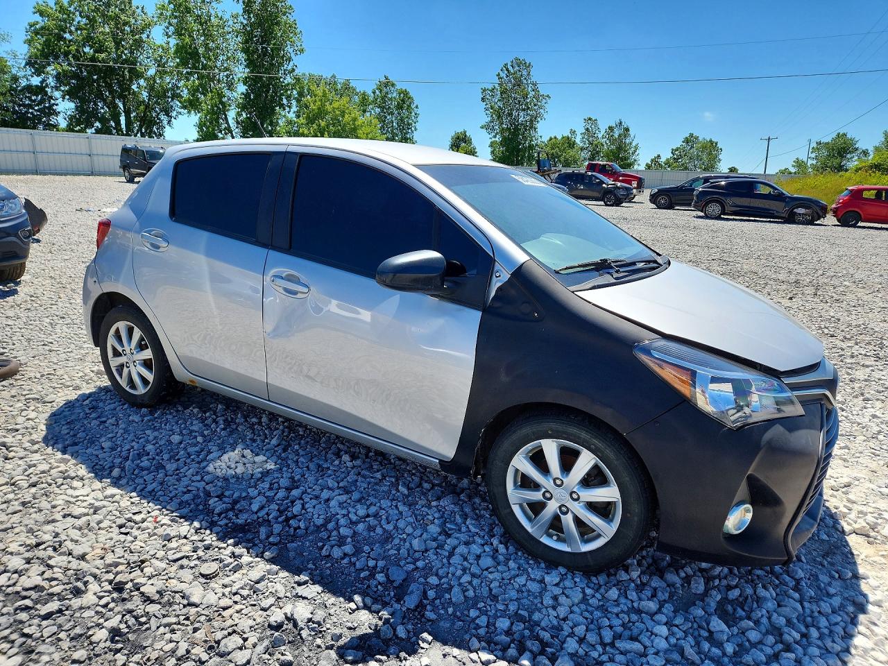 2015 Toyota Yaris 5-door Le Silver vin: VNKKTUD39FA024531