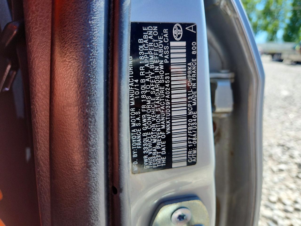2015 Toyota Yaris 5-door Le Silver vin: VNKKTUD39FA024531