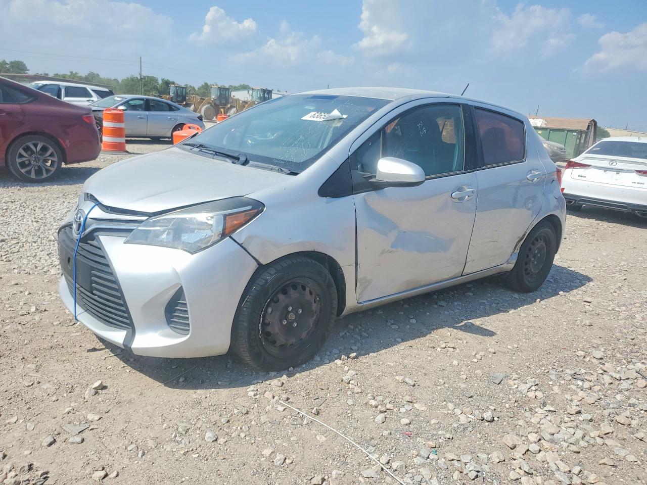 2015 Toyota Yaris 5-door L Silver vin: VNKKTUD39FA024562