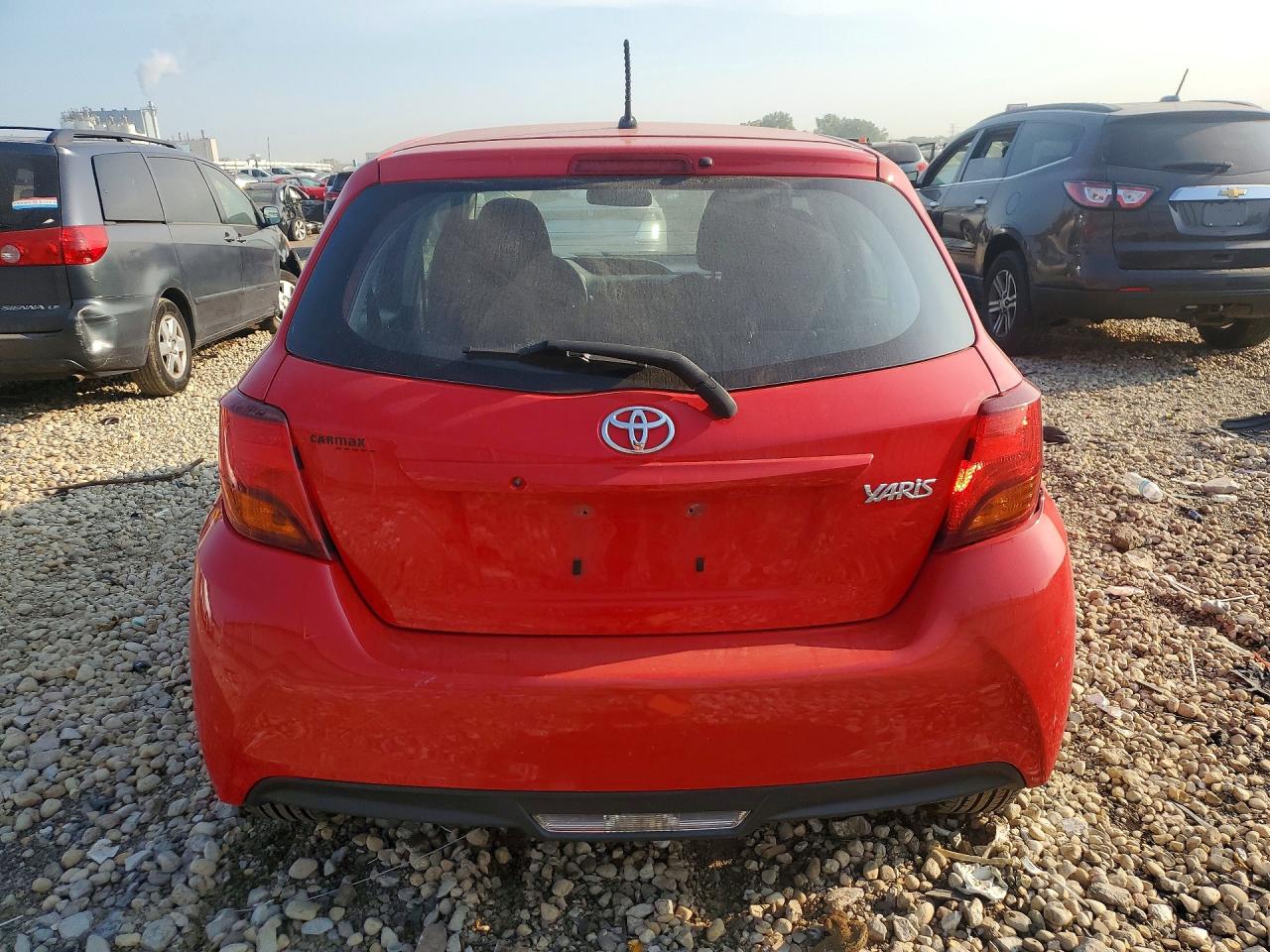 2015 Toyota Yaris 5-door L Red vin: VNKKTUD39FA034914