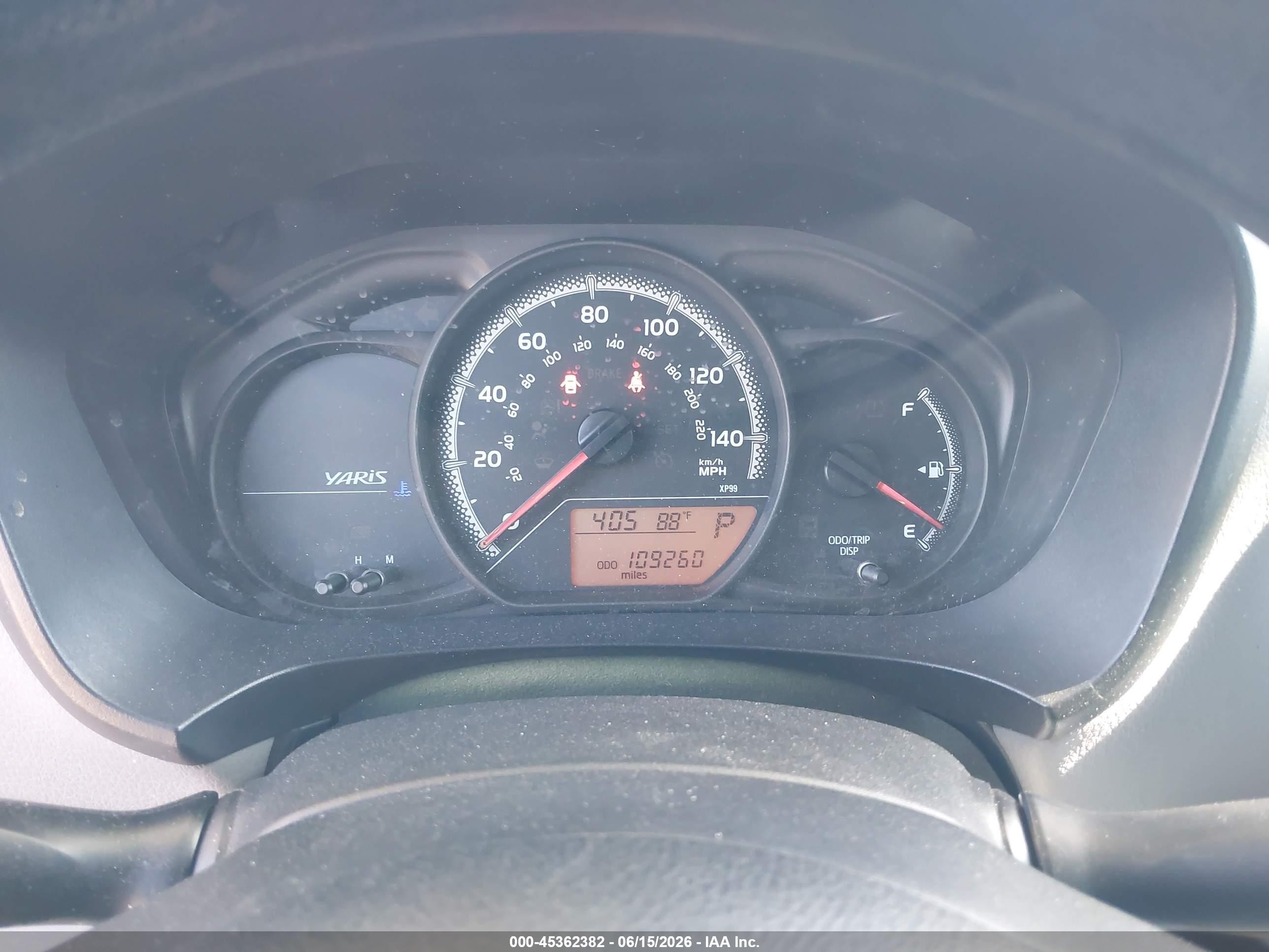 2015 Toyota Yaris L Silver vin: VNKKTUD39FA045380