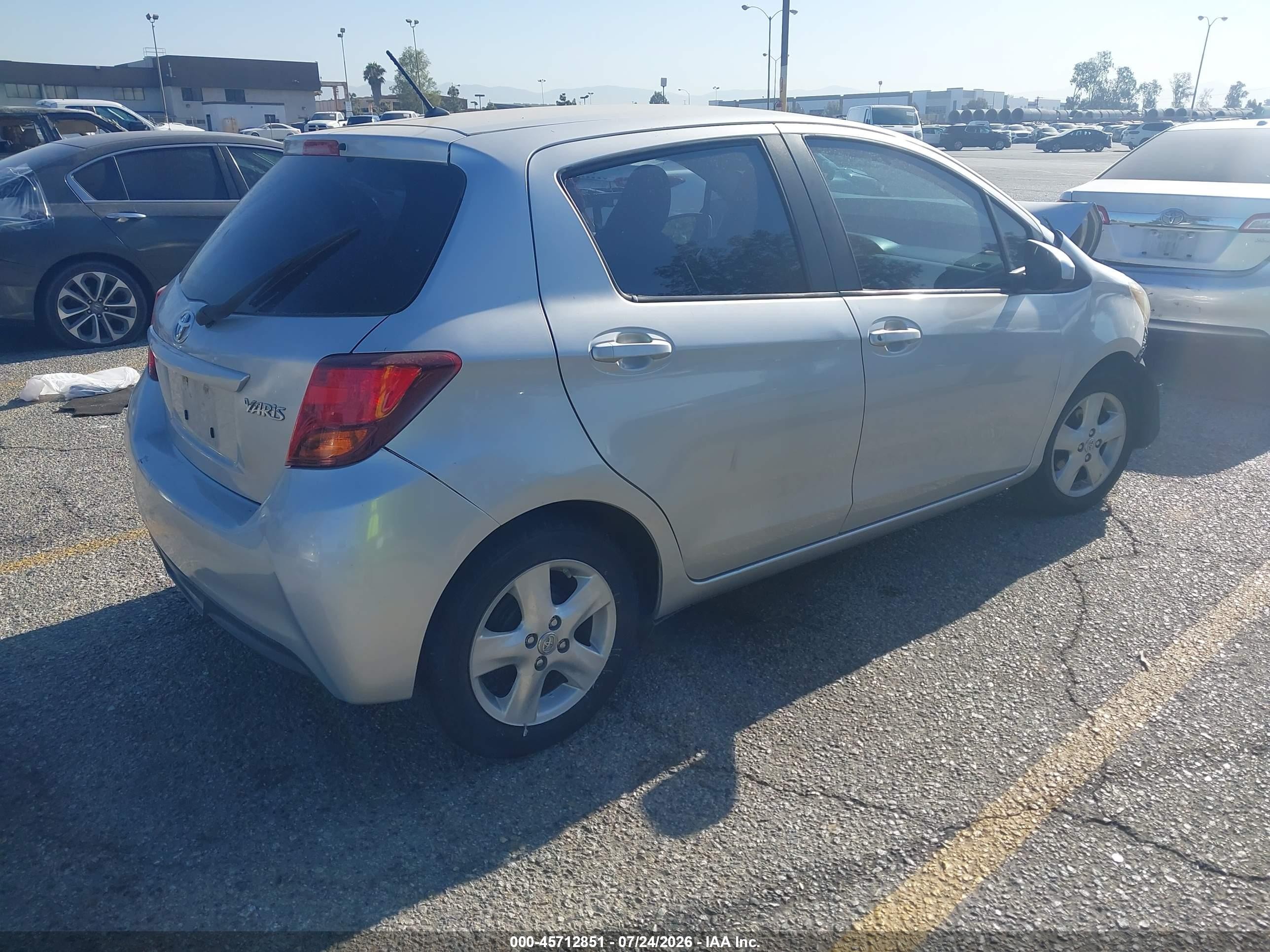 2015 Toyota Yaris L Silver vin: VNKKTUD39FA045380