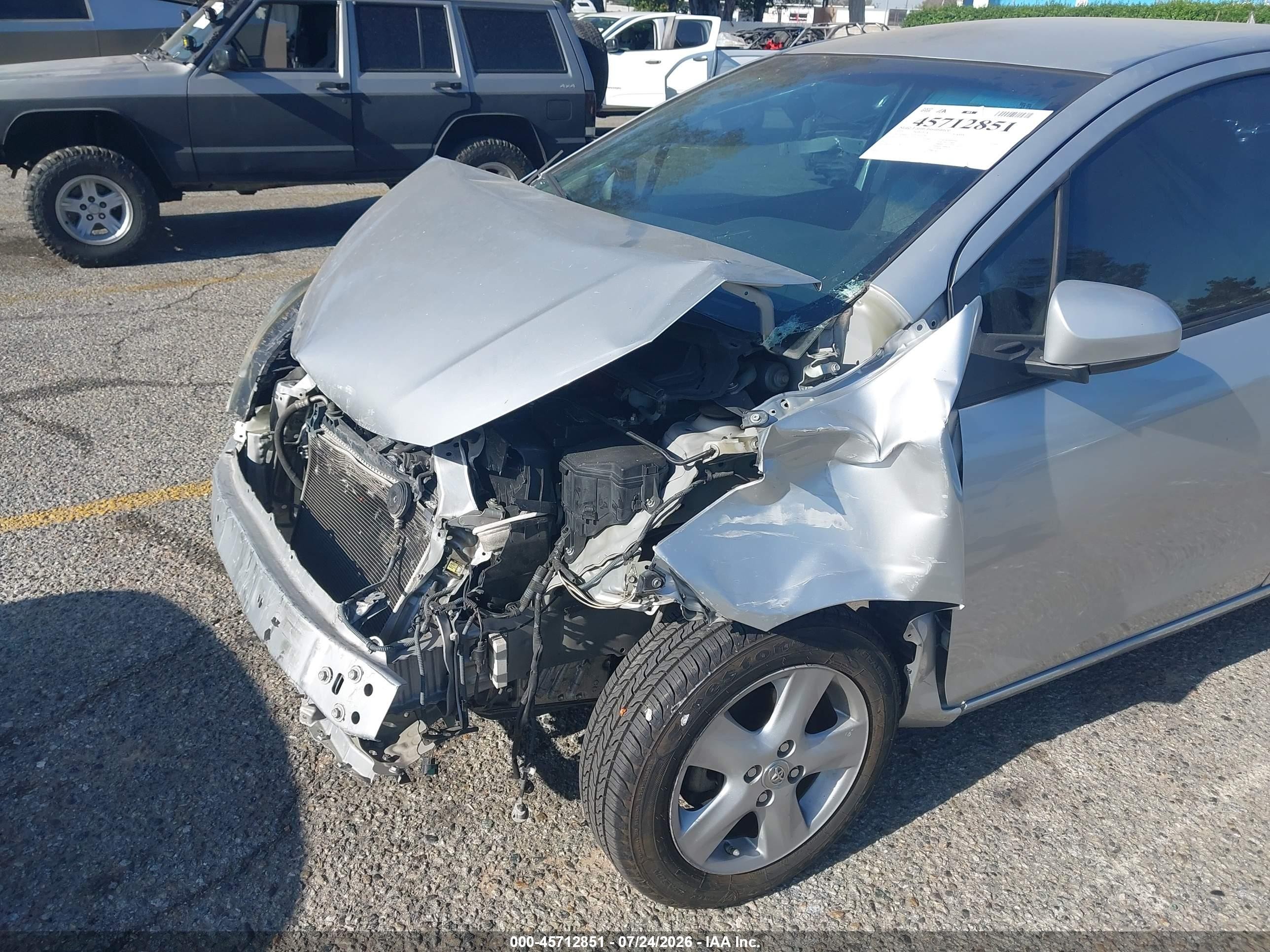 2015 Toyota Yaris L Silver vin: VNKKTUD39FA045380