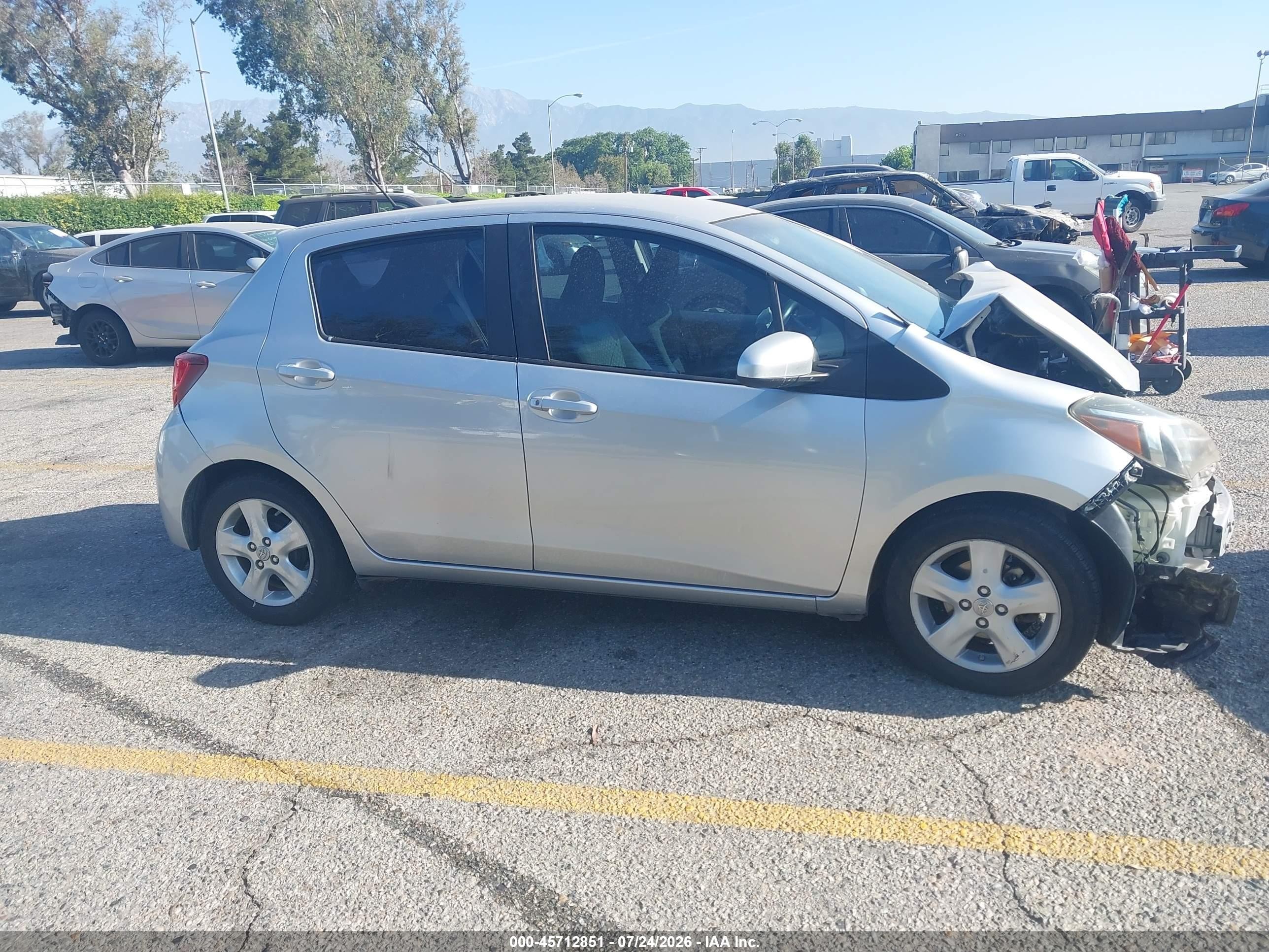 2015 Toyota Yaris L Silver vin: VNKKTUD39FA045380