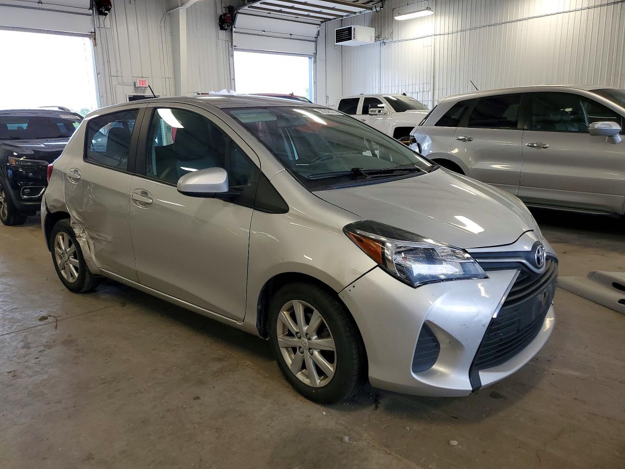 2015 Toyota Yaris 5-door Le Silver vin: VNKKTUD3XFA027468