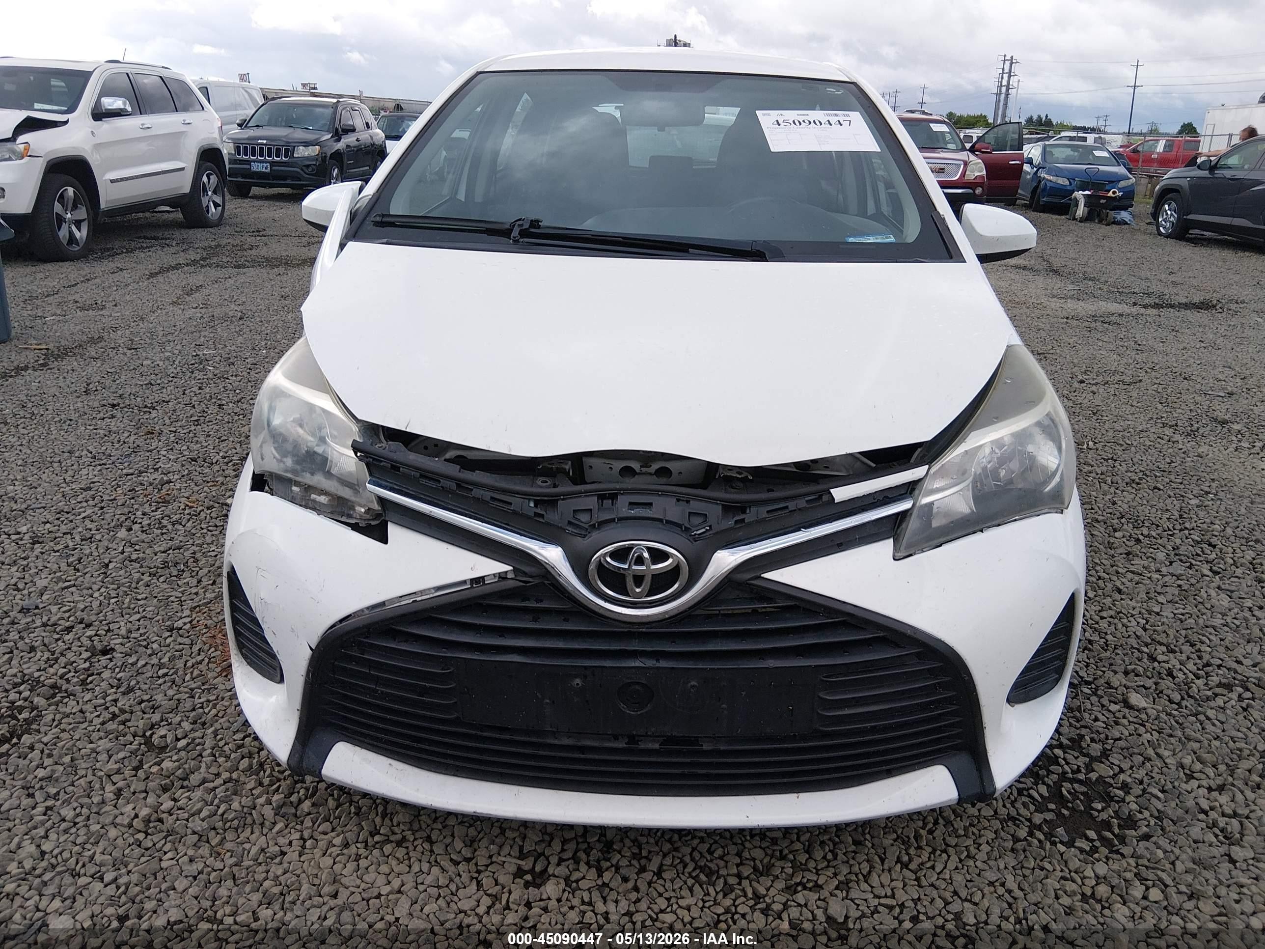 2015 Toyota Yaris L Белый vin: VNKKTUD3XFA041421