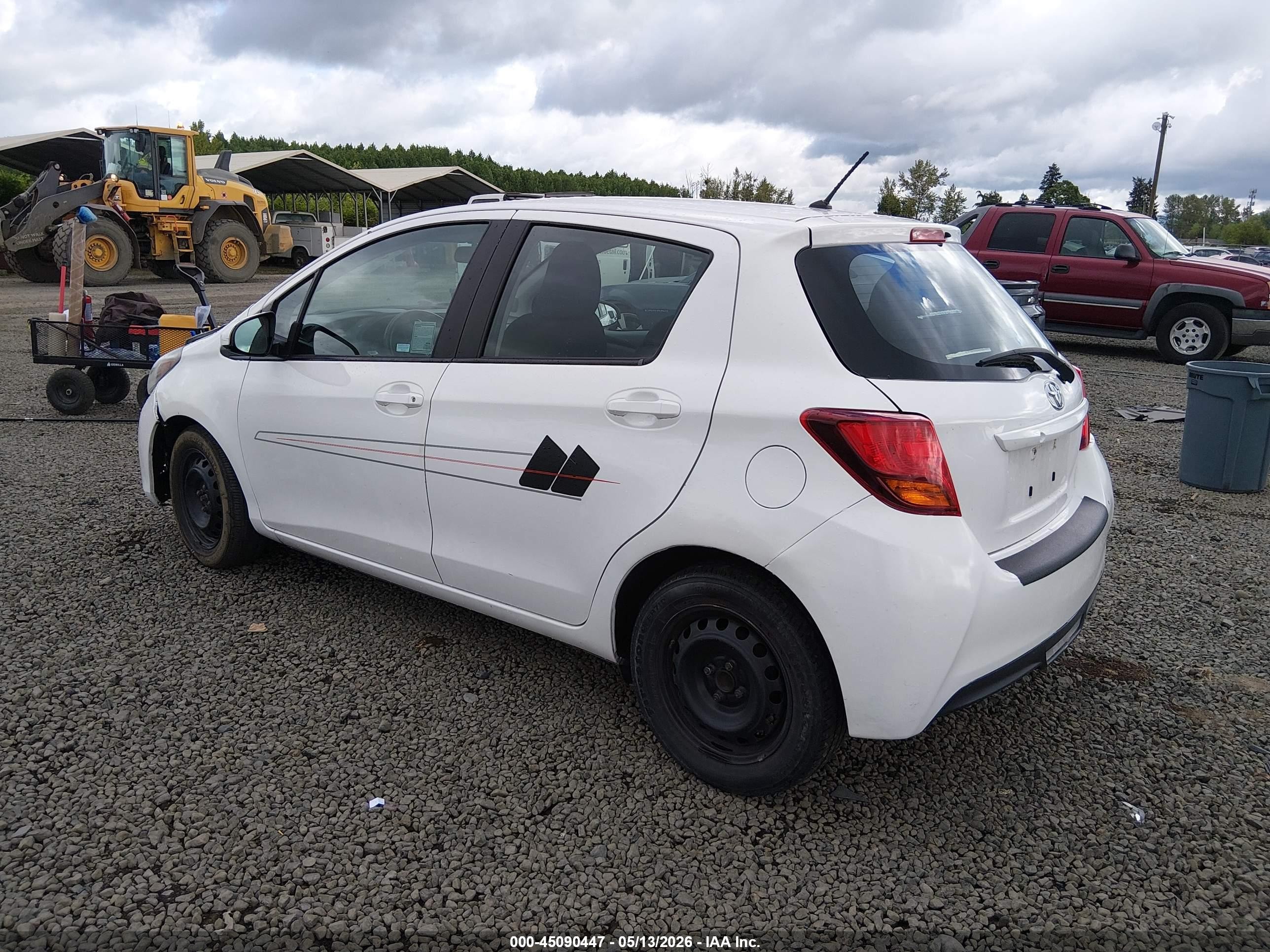 2015 Toyota Yaris L Белый vin: VNKKTUD3XFA041421
