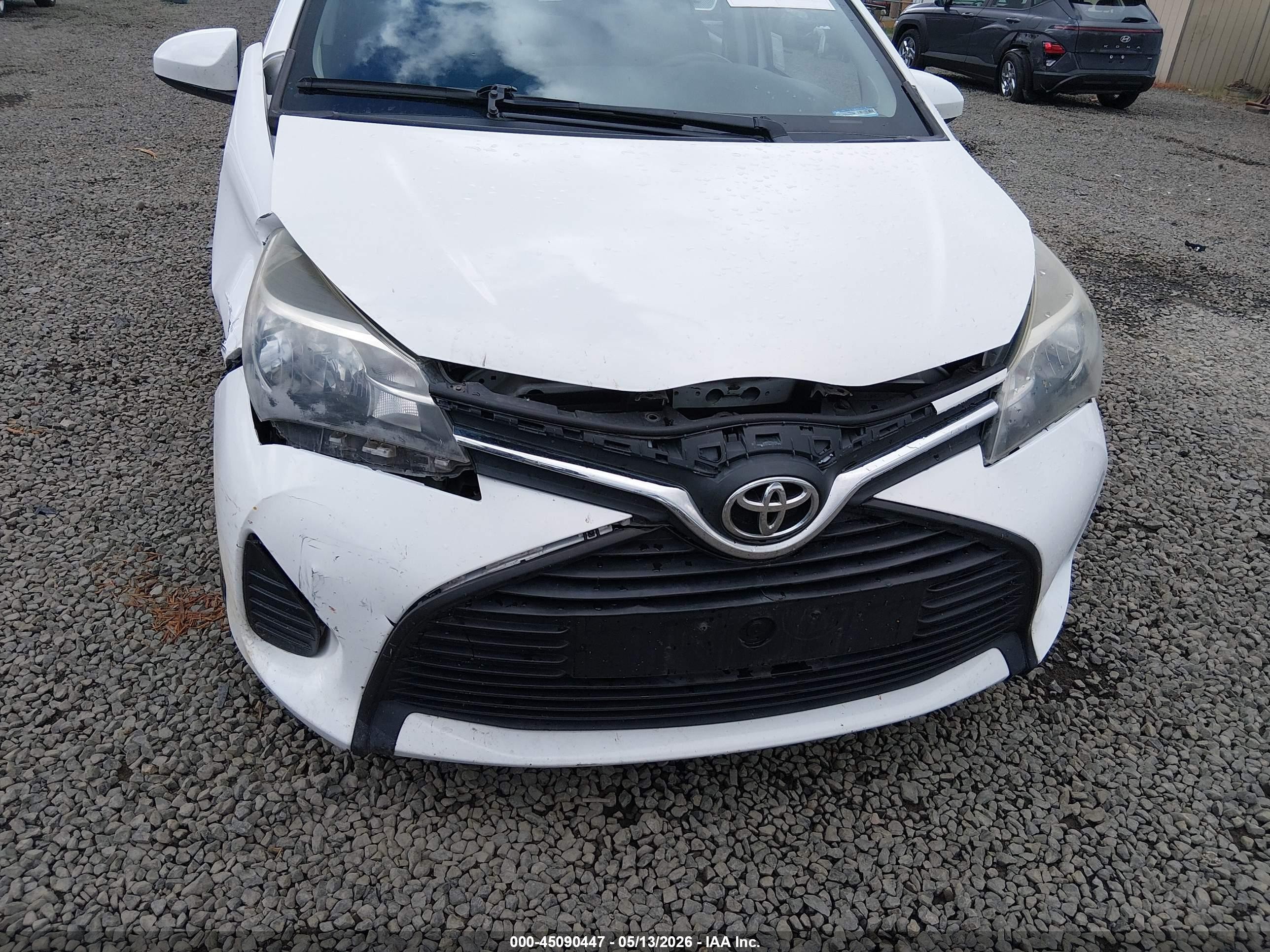 2015 Toyota Yaris L Белый vin: VNKKTUD3XFA041421