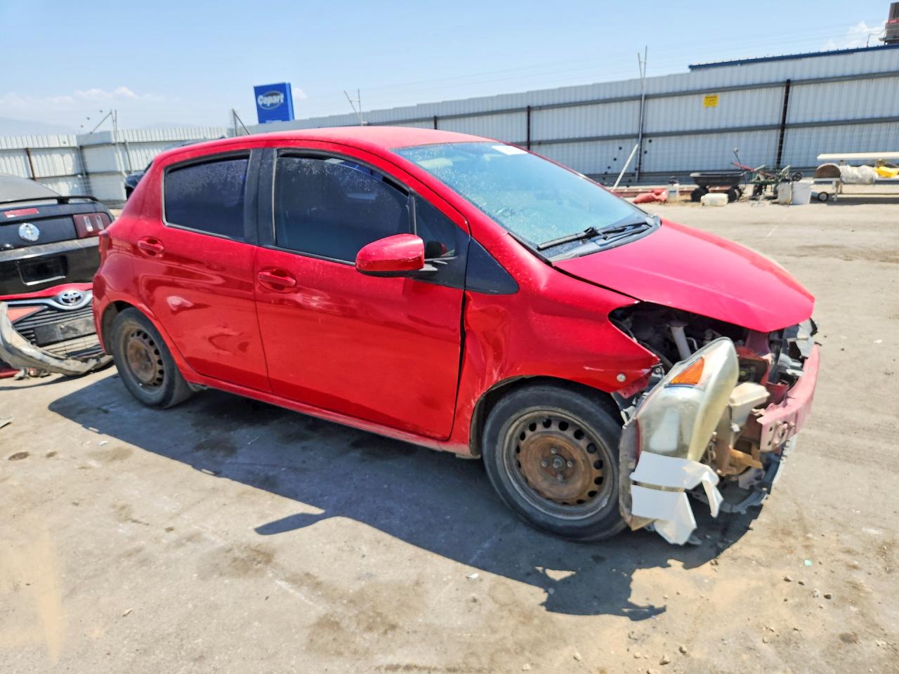 2015 Toyota Yaris 5-door L Red vin: VNKKTUD3XFA043265