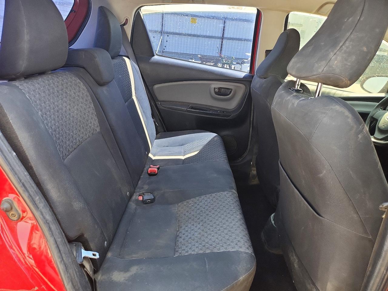2015 Toyota Yaris 5-door L Red vin: VNKKTUD3XFA043265