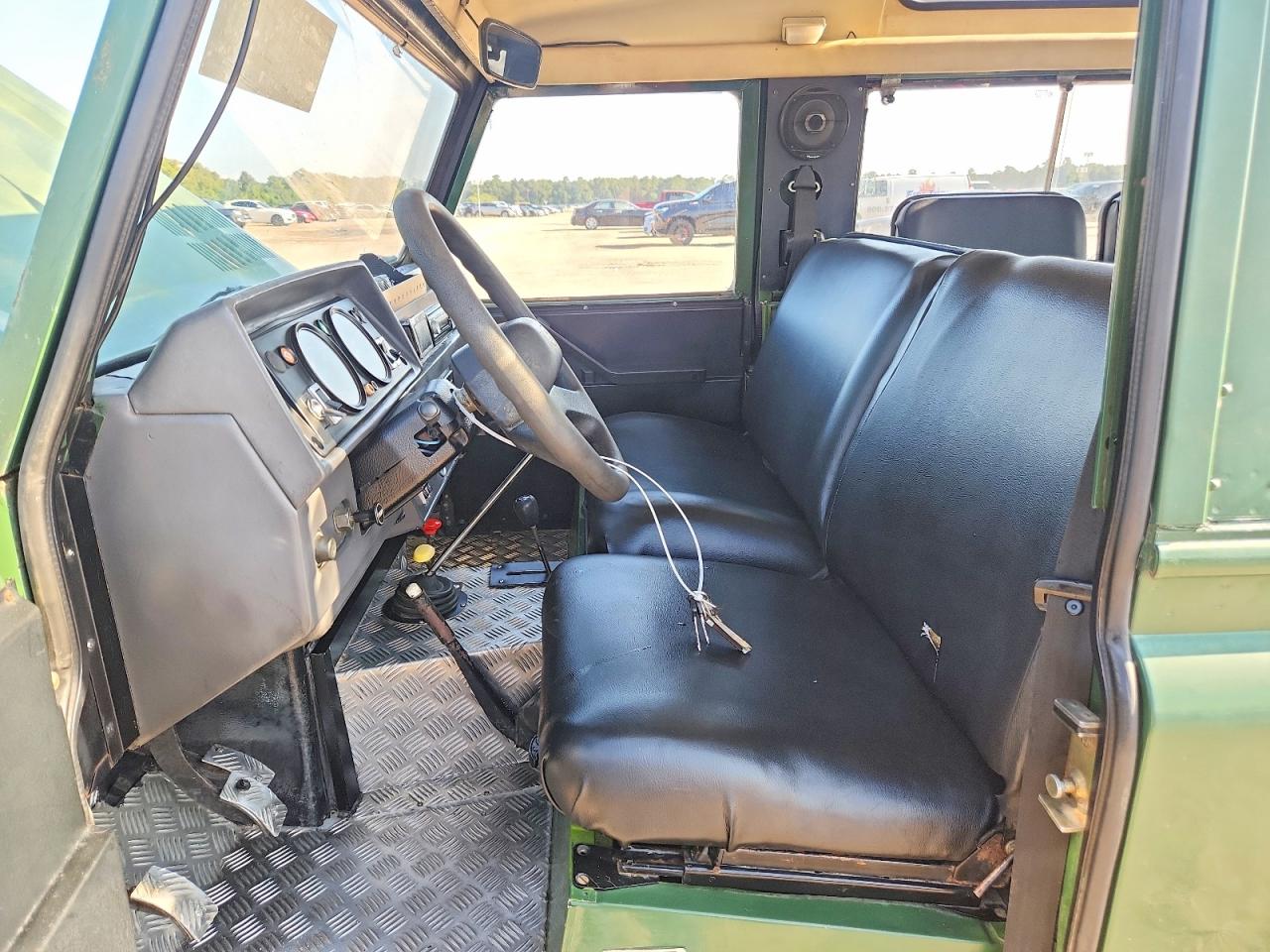 1983 Land Rover Defender Green vin: VSELBABG2AZ102639