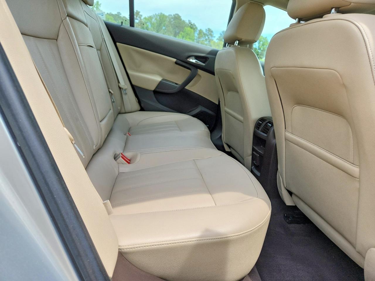 2011 Buick Regal Cxl Tan vin: W04G15GV9B1108005