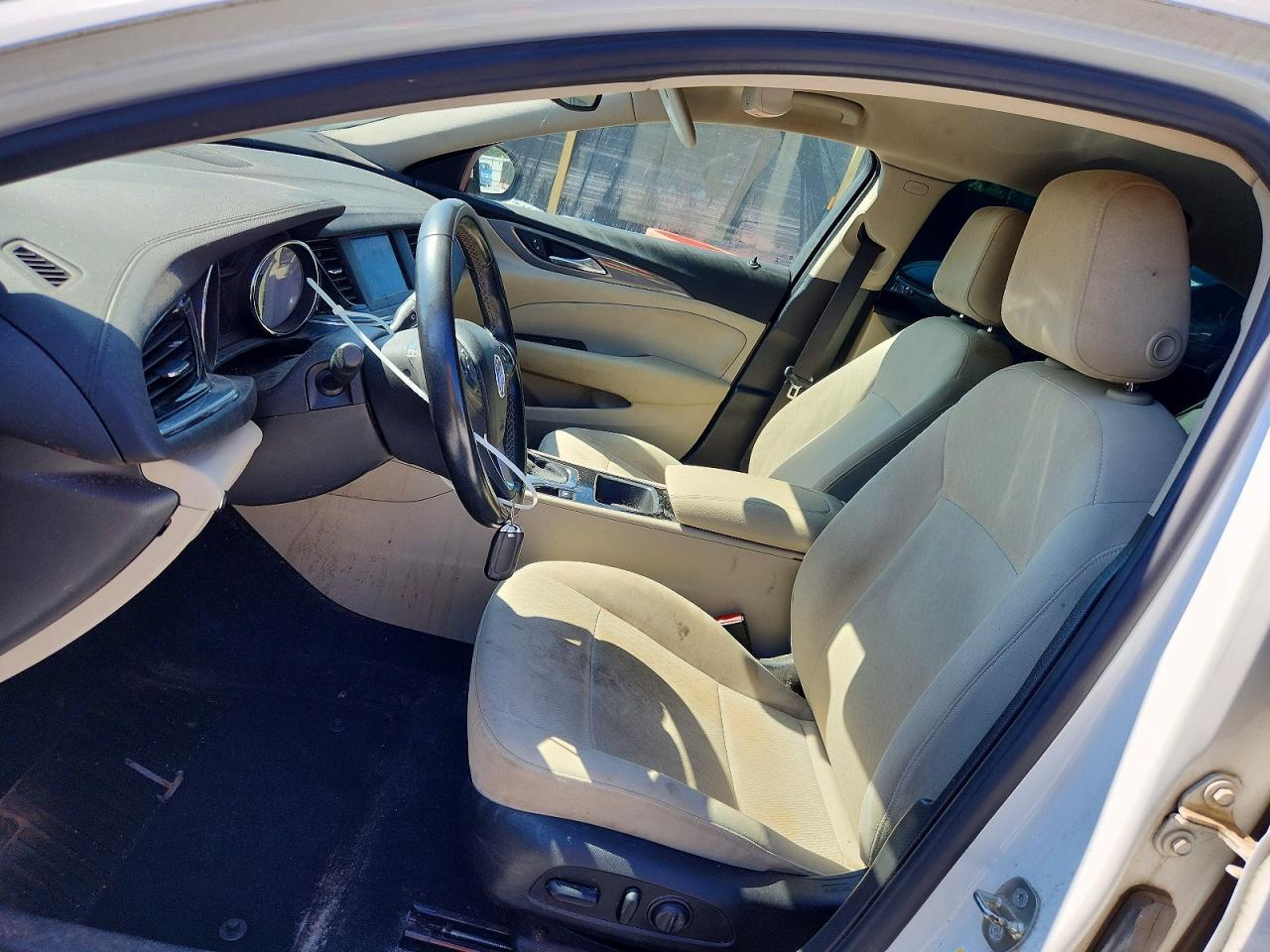 2019 Buick Regal Preferred White vin: W04GL6SX0K1025958