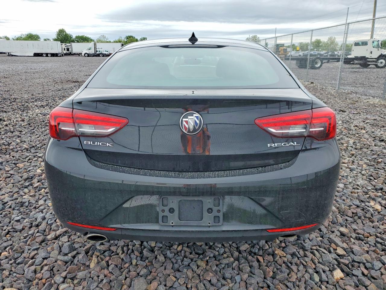2018 Buick Regal Preferred Black vin: W04GL6SX4J1153988