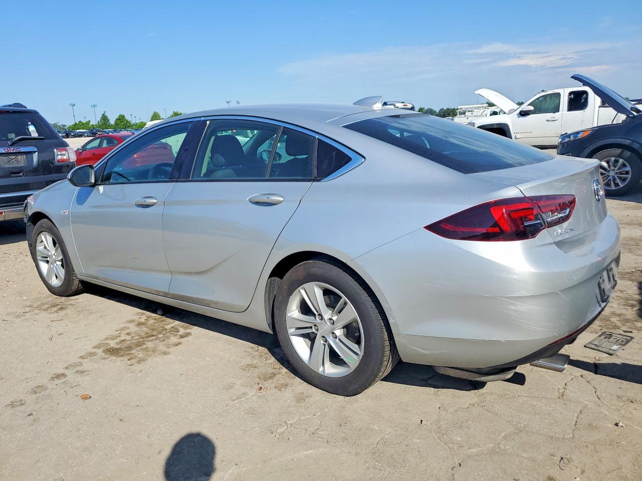 2018 Buick Regal Preferred Silver vin: W04GL6SXXJ1144583