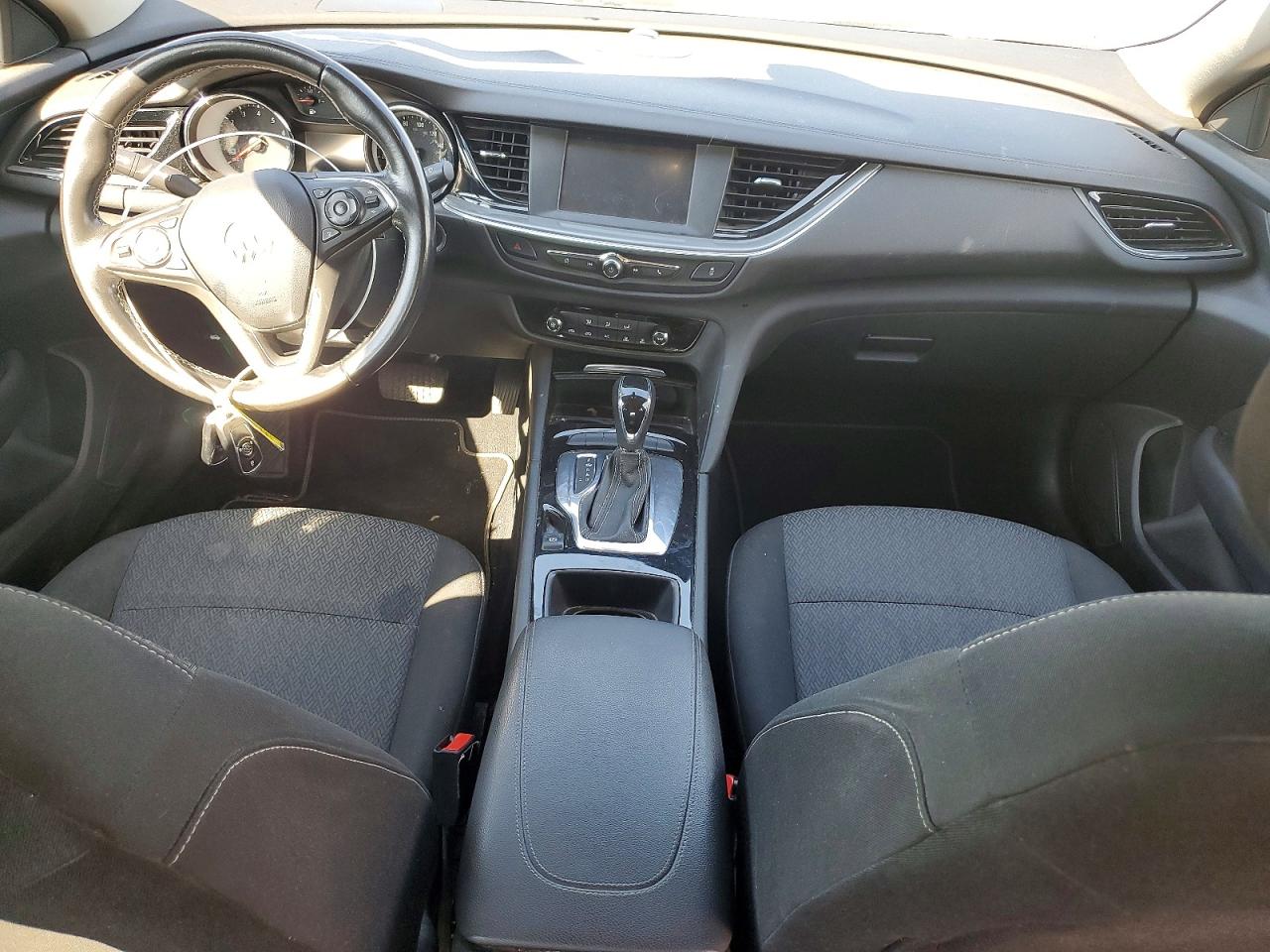 2018 Buick Regal Preferred Silver vin: W04GL6SXXJ1144583