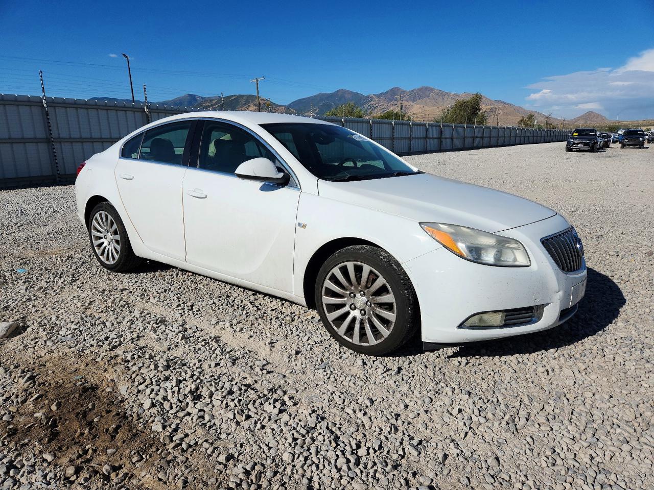 2011 Buick Regal Cxl White vin: W04GN5EC4B1064792
