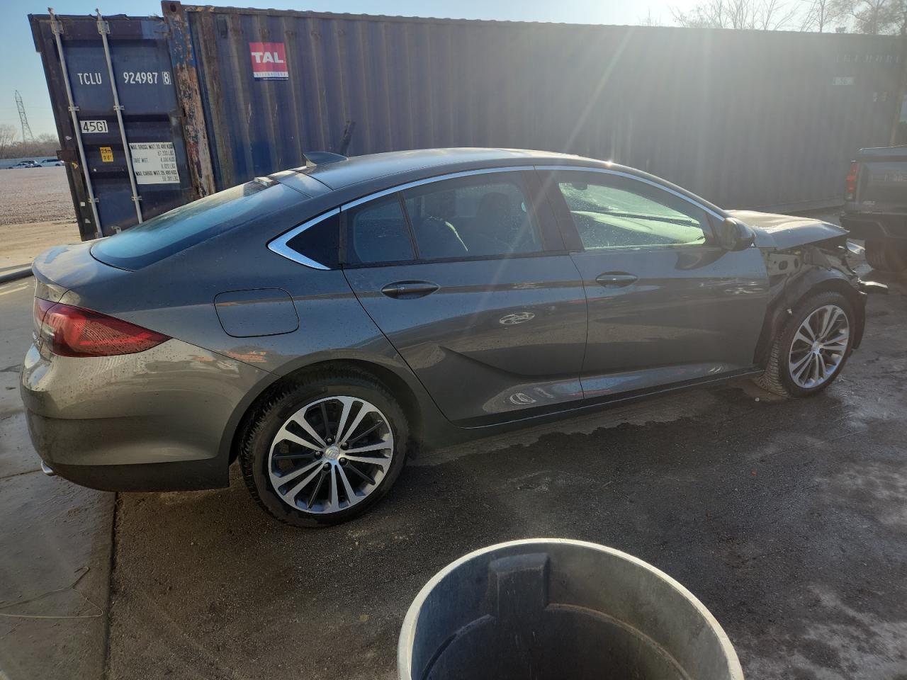 2018 Buick Regal Essence Gray vin: W04GP6SX7J1125980