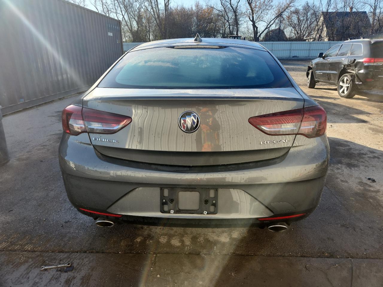 2018 Buick Regal Essence Gray vin: W04GP6SX7J1125980