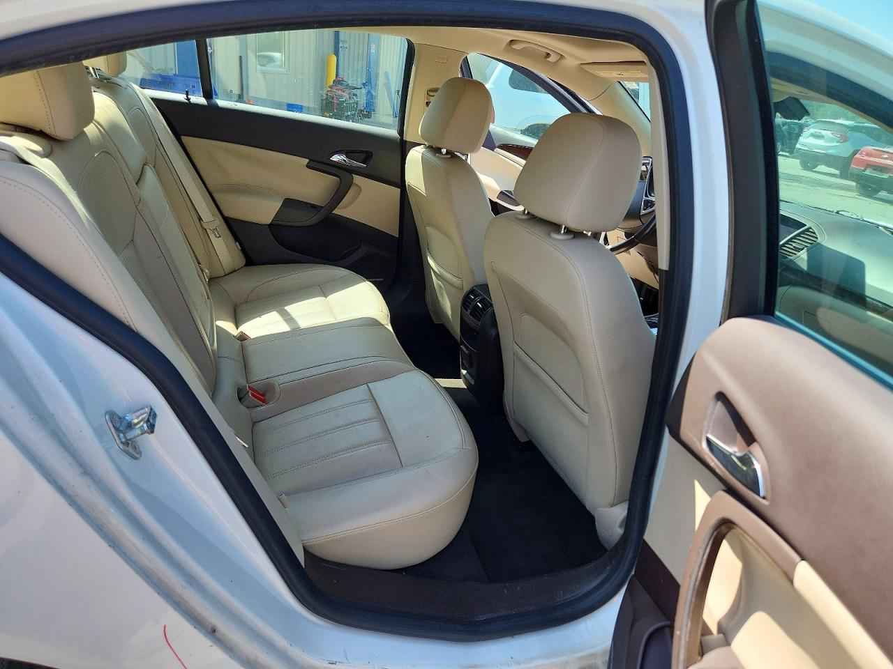 2011 Buick Regal Cxl White vin: W04GU5GC0B1005772