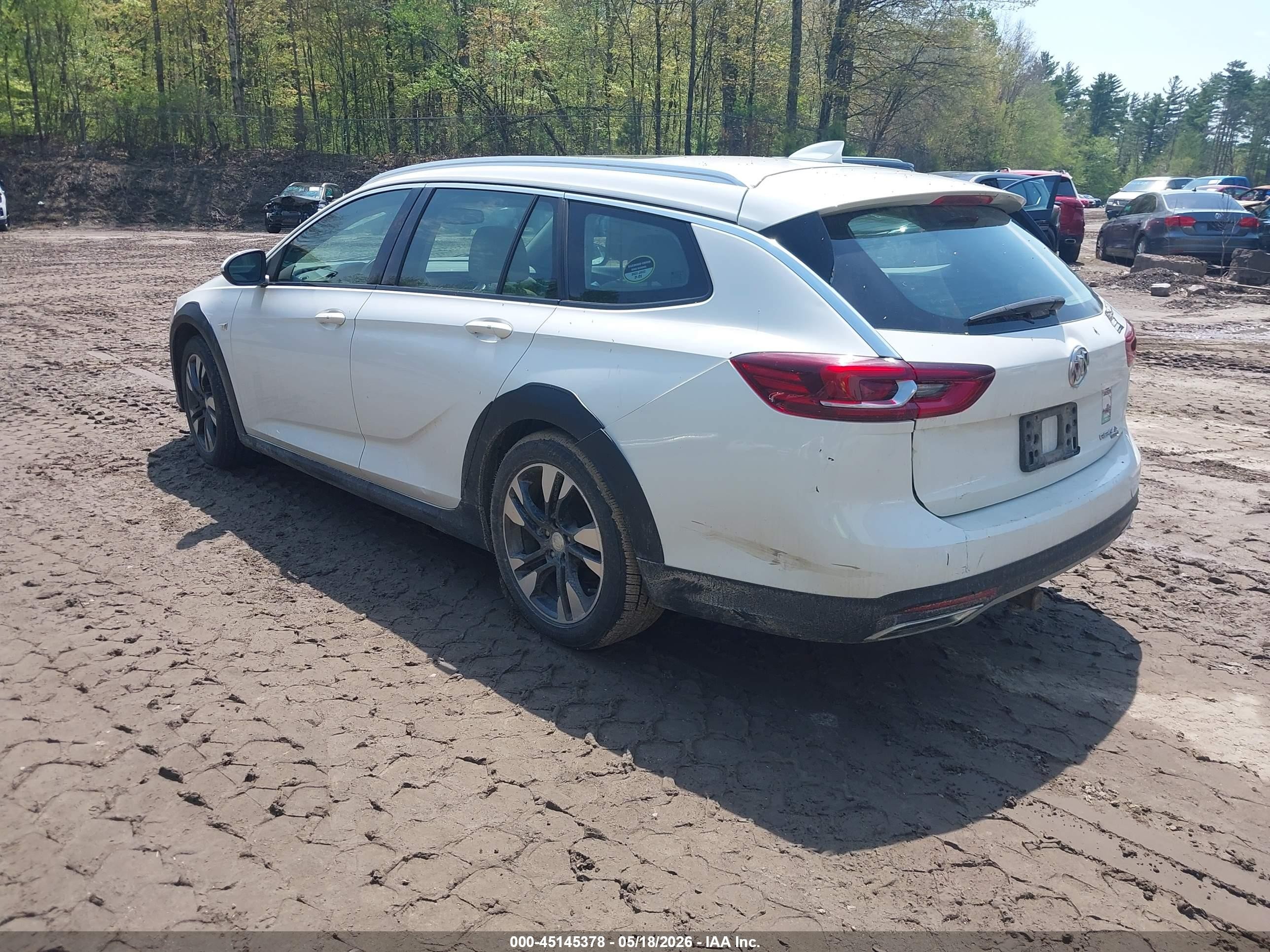 2019 Buick Regal Tourx Awd Essence White vin: W04GV8SX6K1021712
