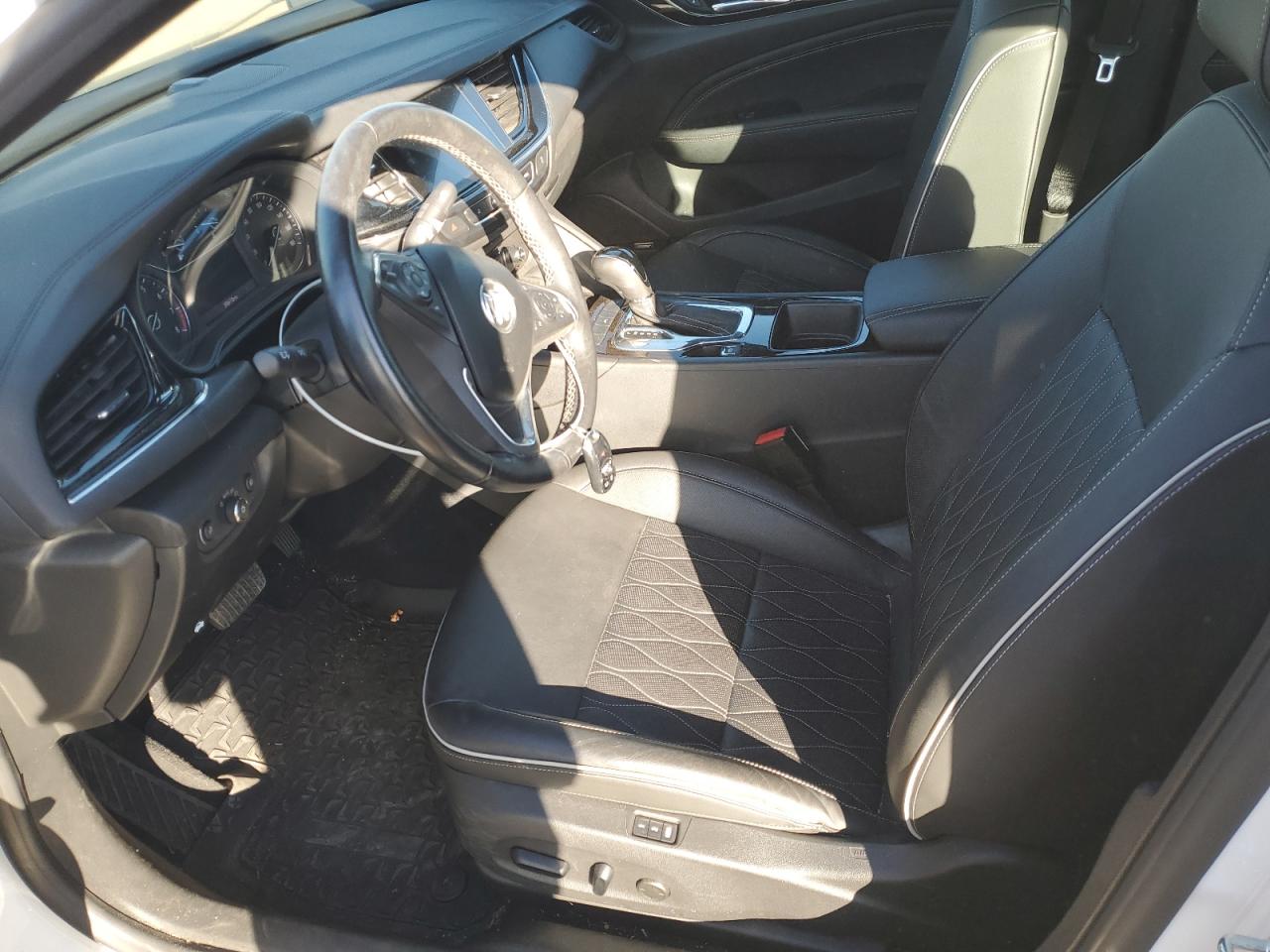 2019 Buick Regal Avenir White vin: W04GW6SX2K1002530