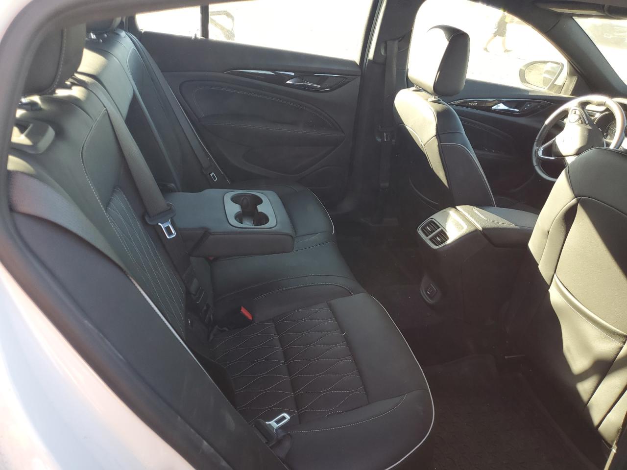 2019 Buick Regal Avenir White vin: W04GW6SX2K1002530