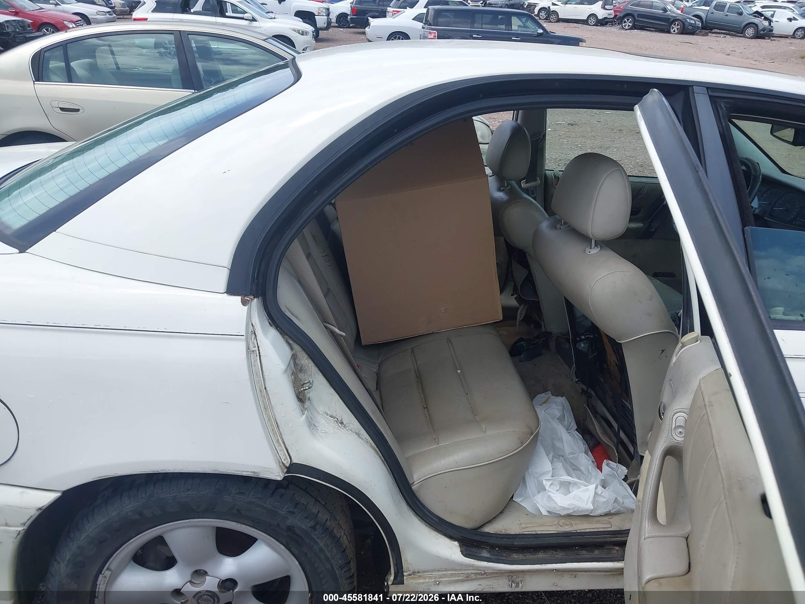 1999 Cadillac Catera Standard White vin: W06VR52R0XR025816