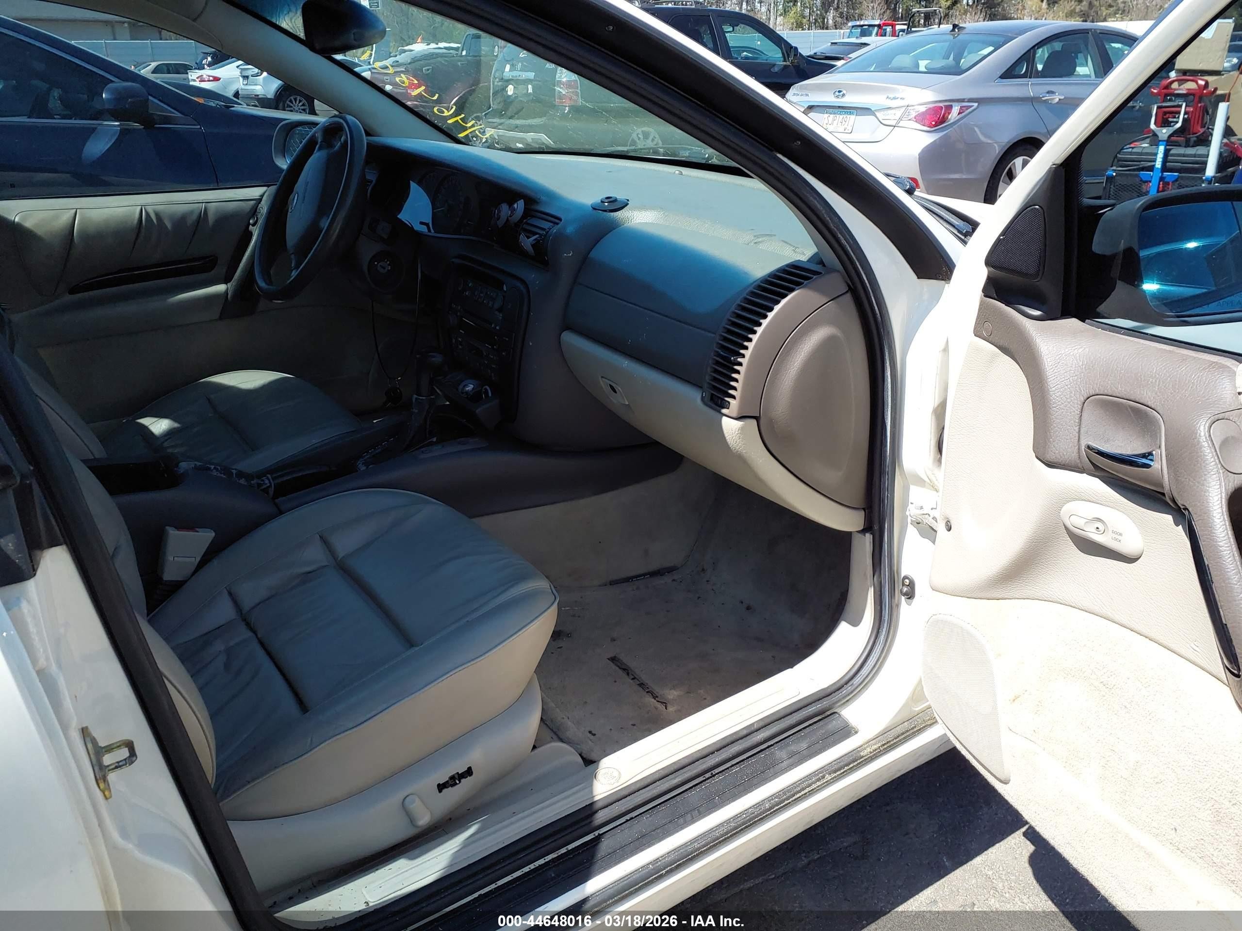 1998 Cadillac Catera Standard White vin: W06VR52R3WR134298