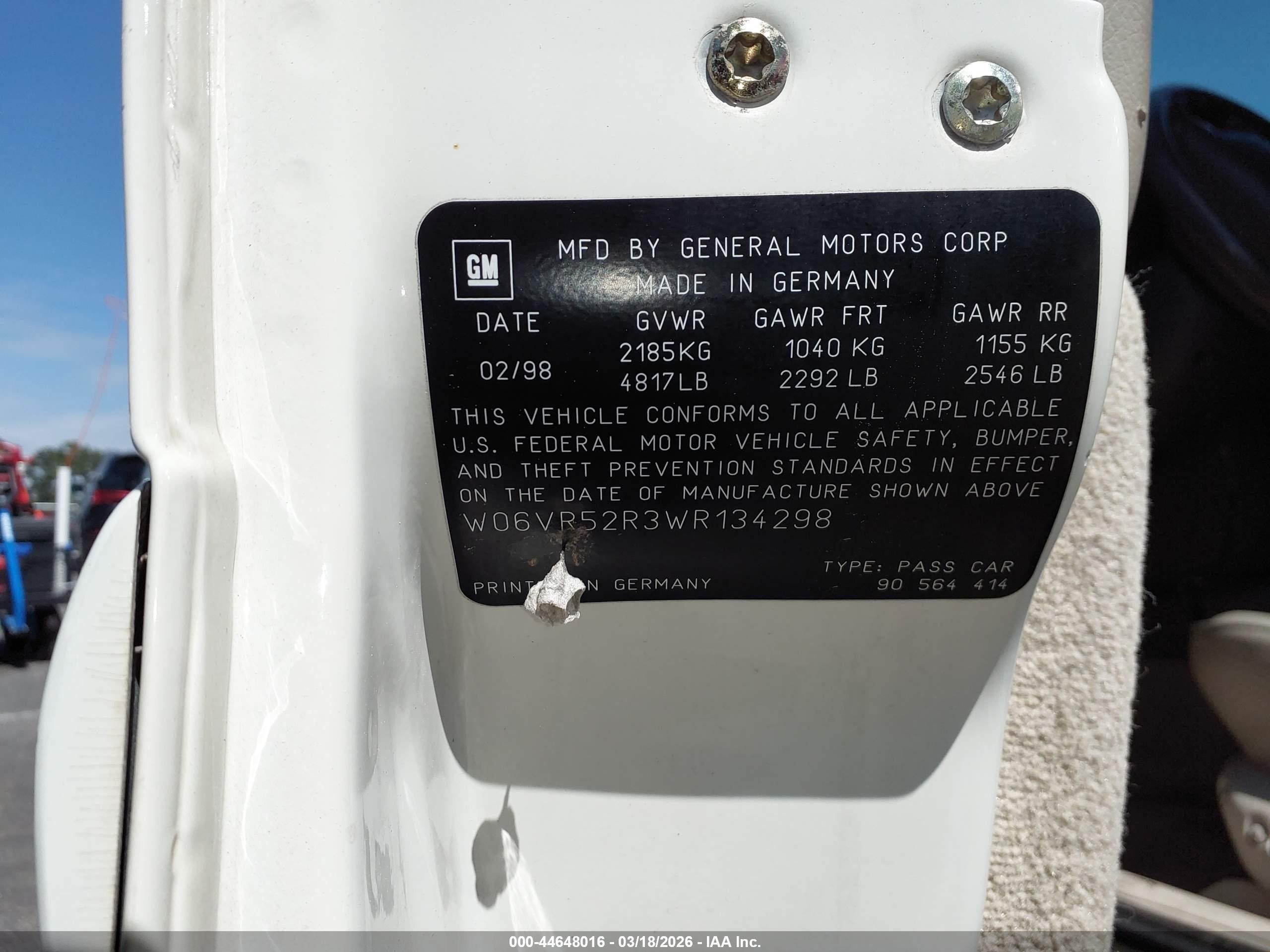 1998 Cadillac Catera Standard White vin: W06VR52R3WR134298