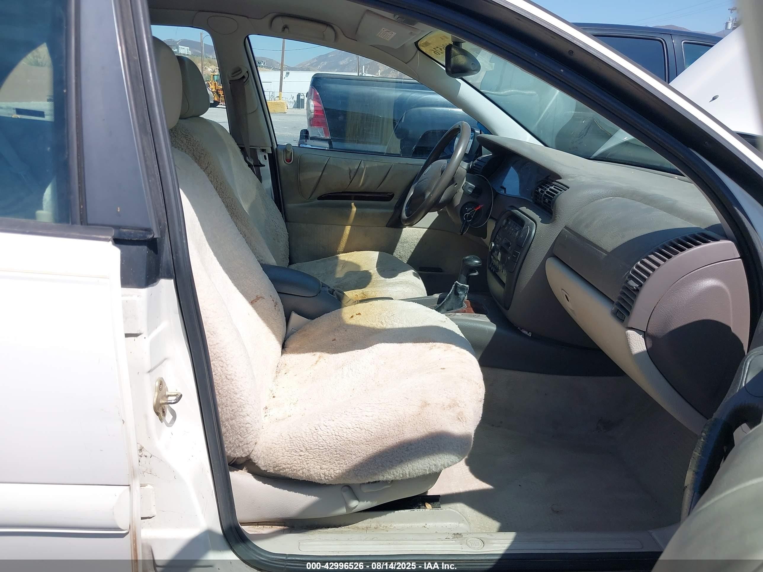 1998 Cadillac Catera   White vin: W06VR52R8WR132613