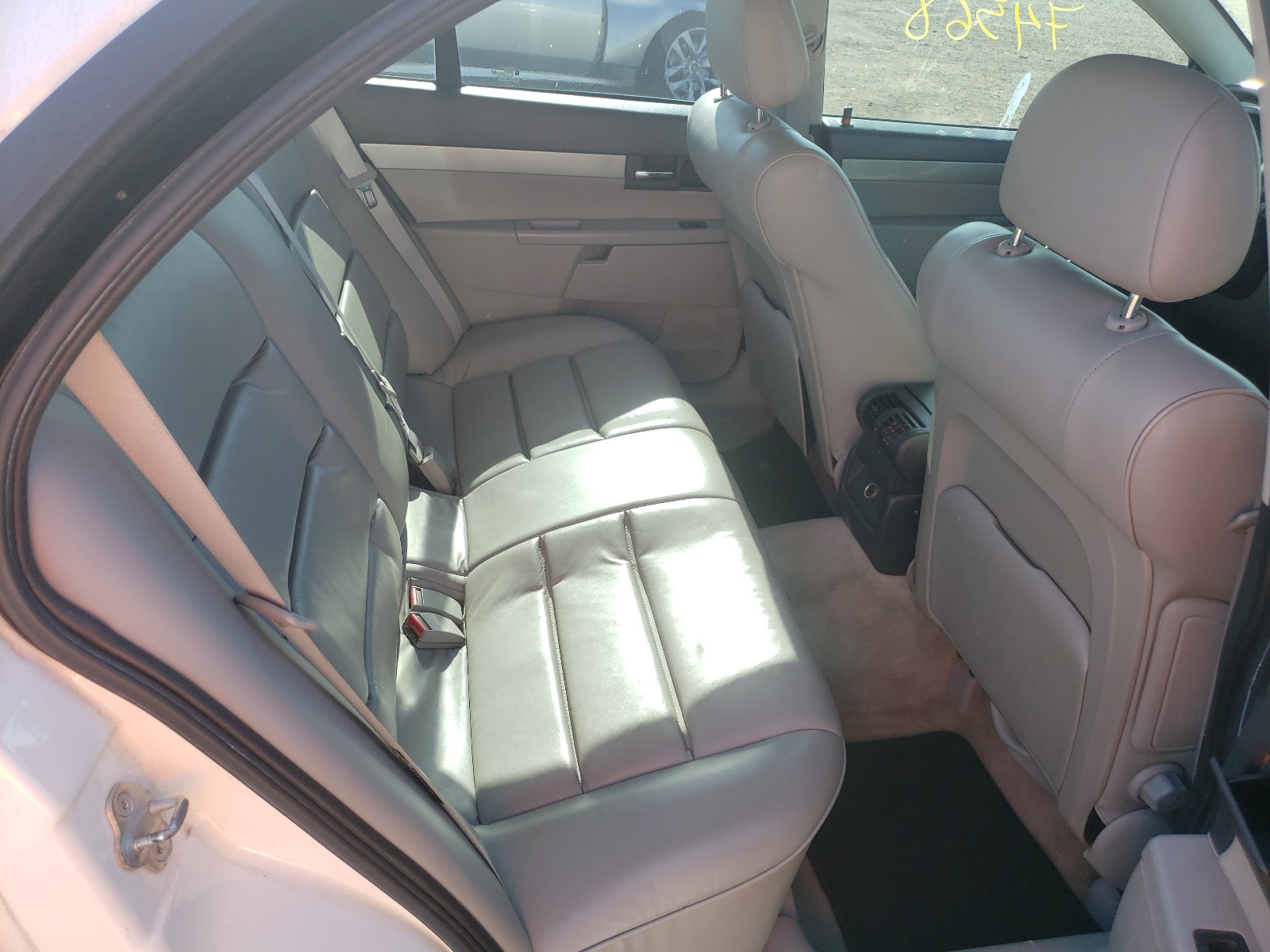 2001 Cadillac Catera Base White vin: W06VR54RX1R070430
