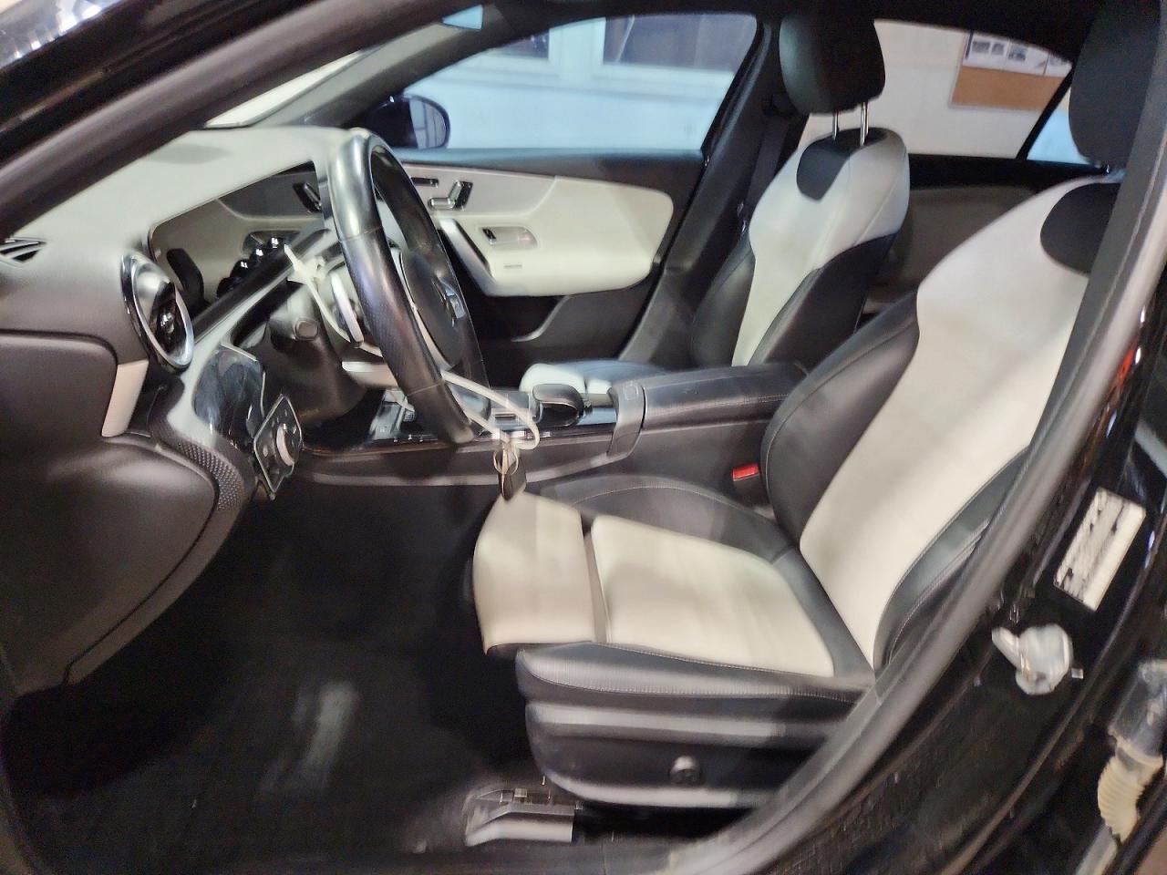 2020 Mercedes-benz A 220 4matic Черный vin: W1K3G4FB1LW043844