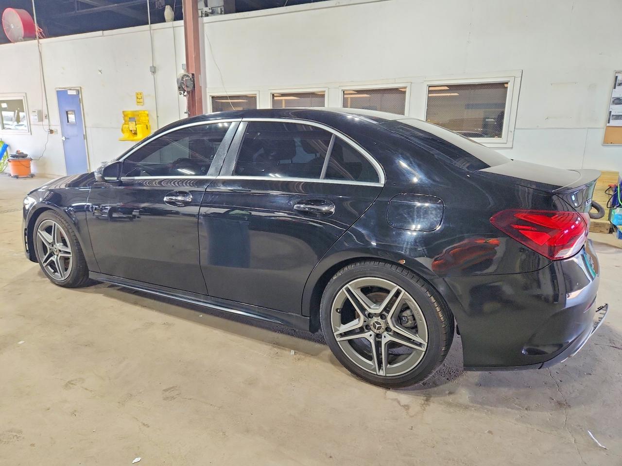 2020 Mercedes-benz A 220 4matic Черный vin: W1K3G4FB1LW043844