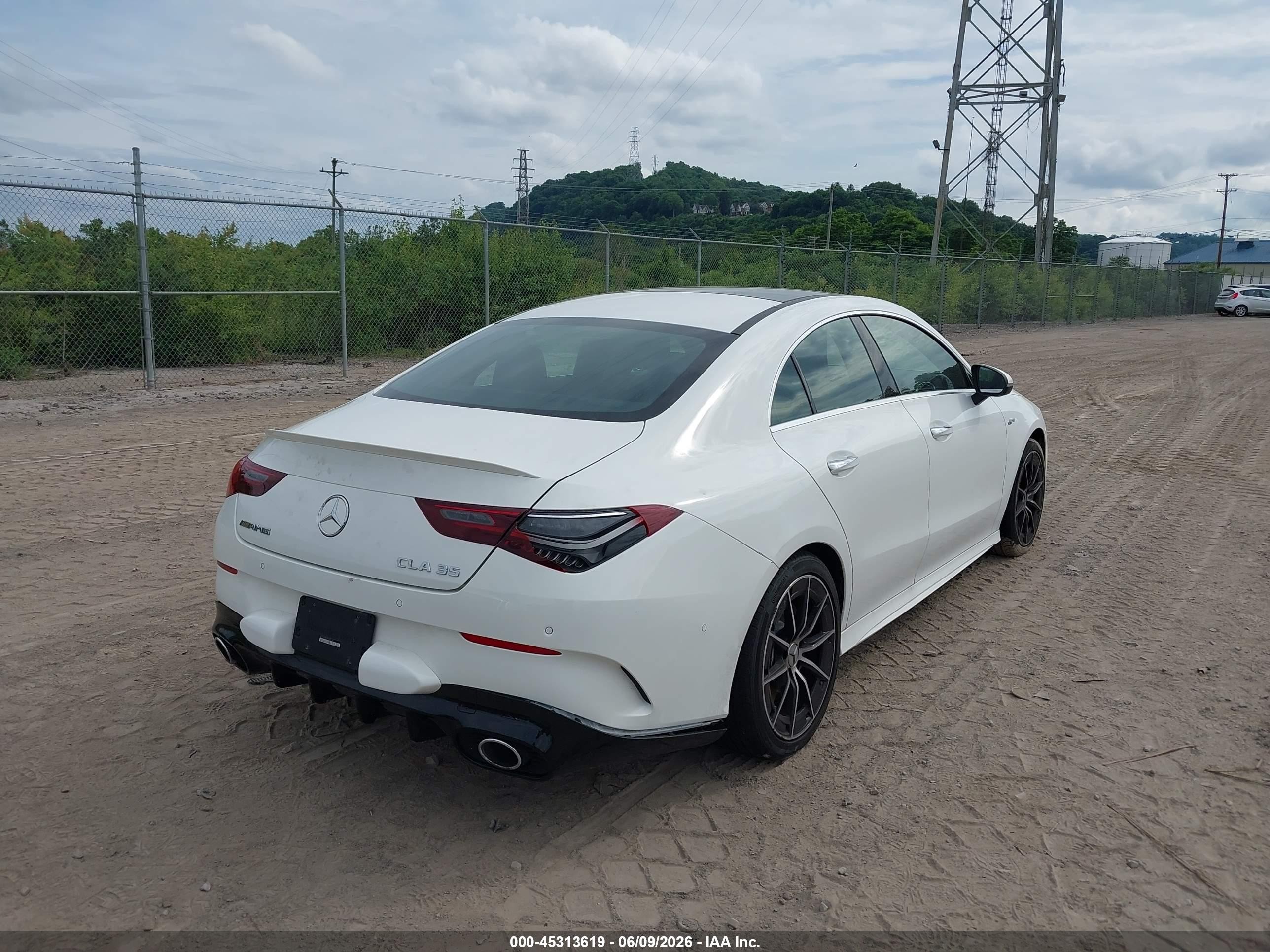 2025 Mercedes-benz Amg Cla 35 4matic Белый vin: W1K5J5BB3SN506769