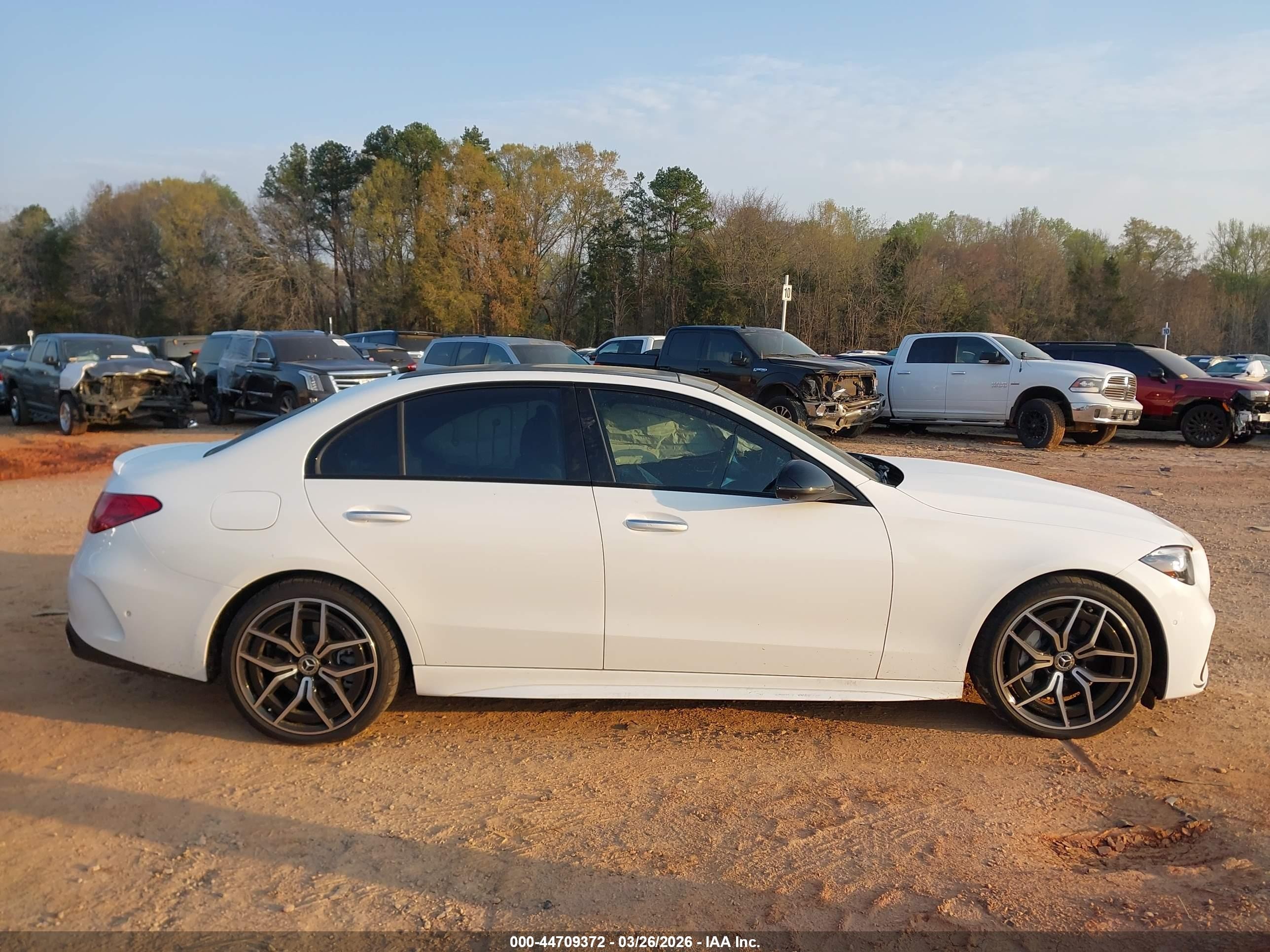 2024 Mercedes-benz C 300 Белый vin: W1KAF4GB1RR181206