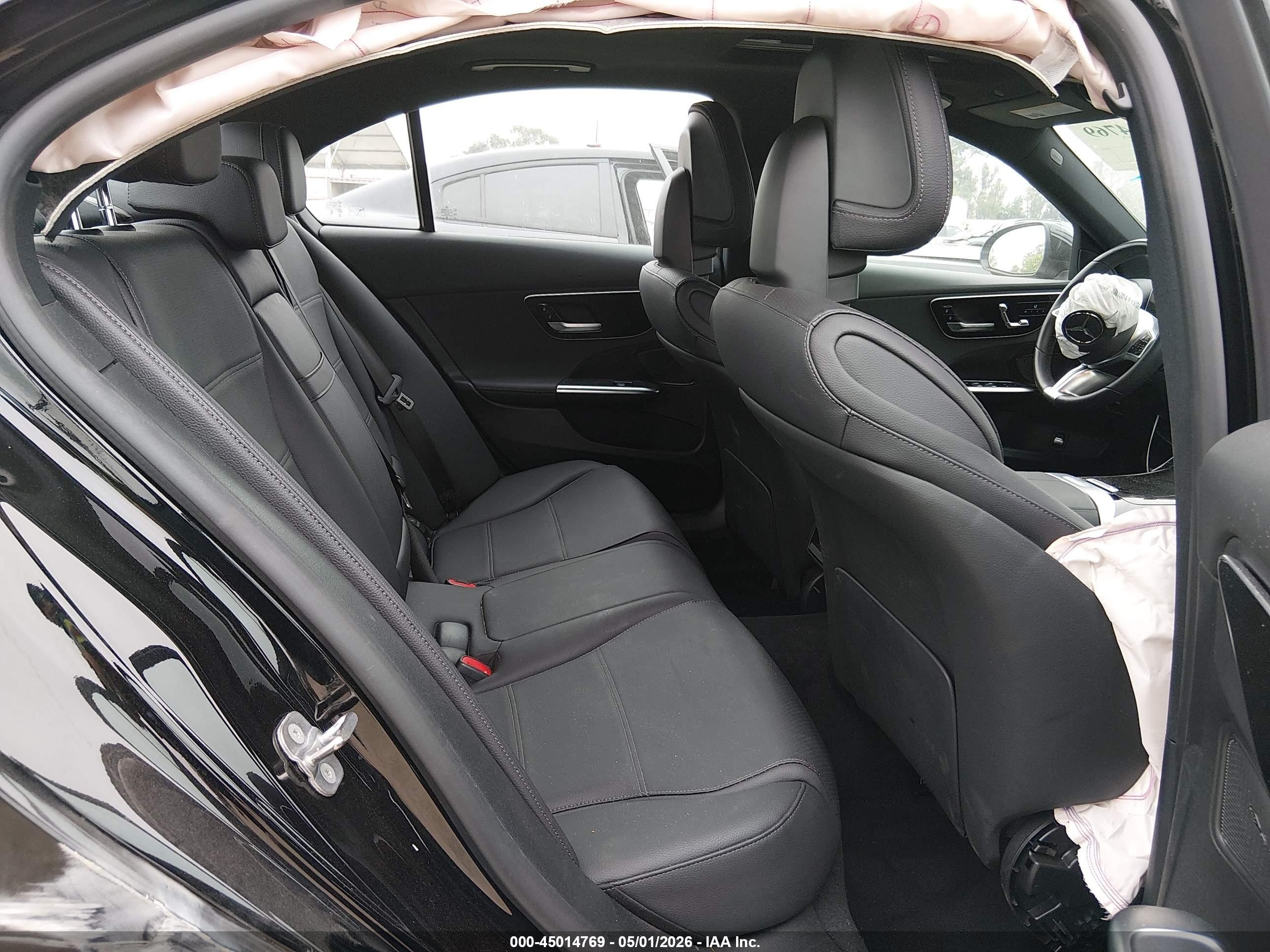 2024 Mercedes-benz C 300   Черный vin: W1KAF4GB3RR214075