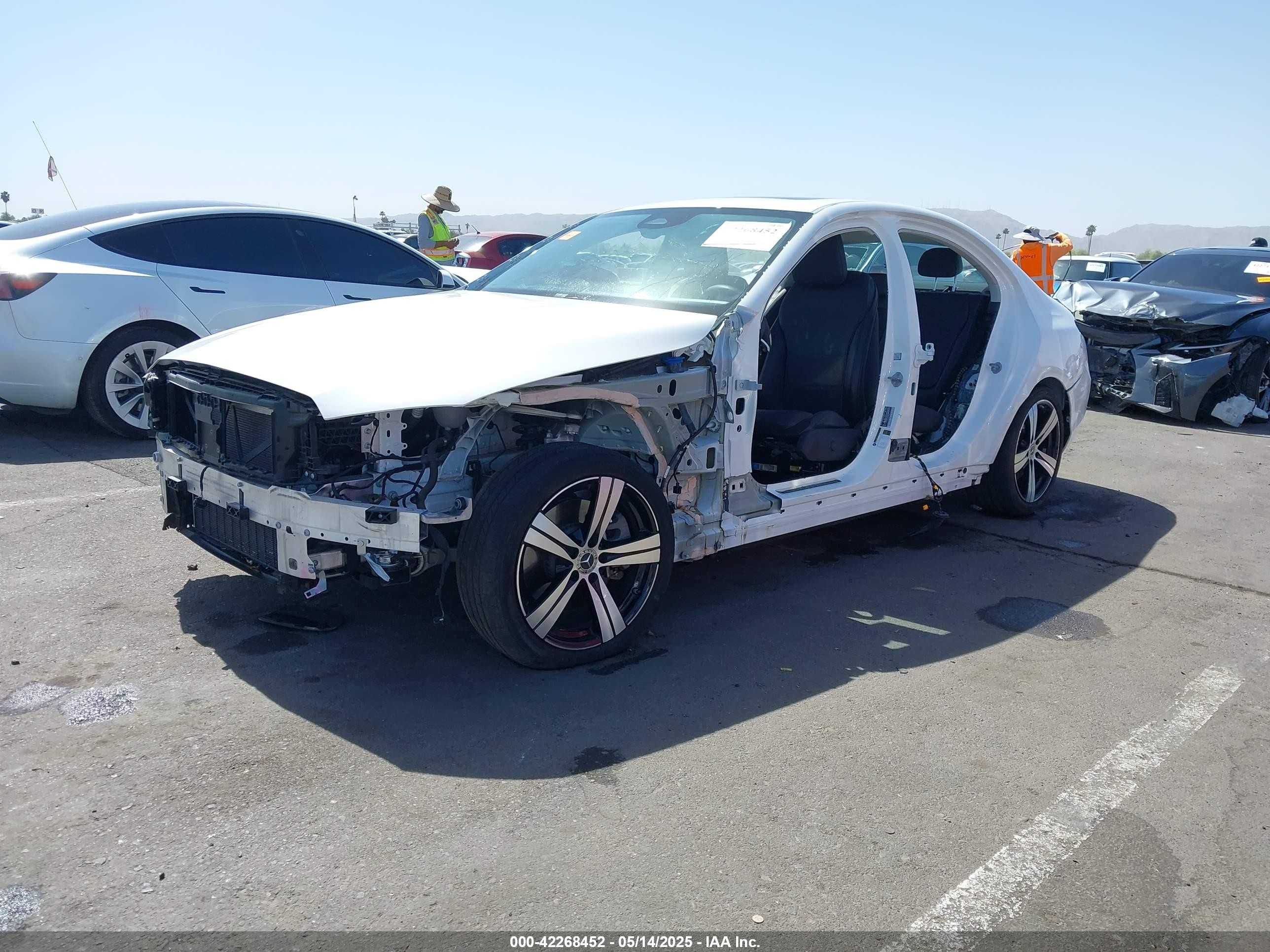 2022 Mercedes-benz C 300 Sedan Белый vin: W1KAF4GB5NR010940