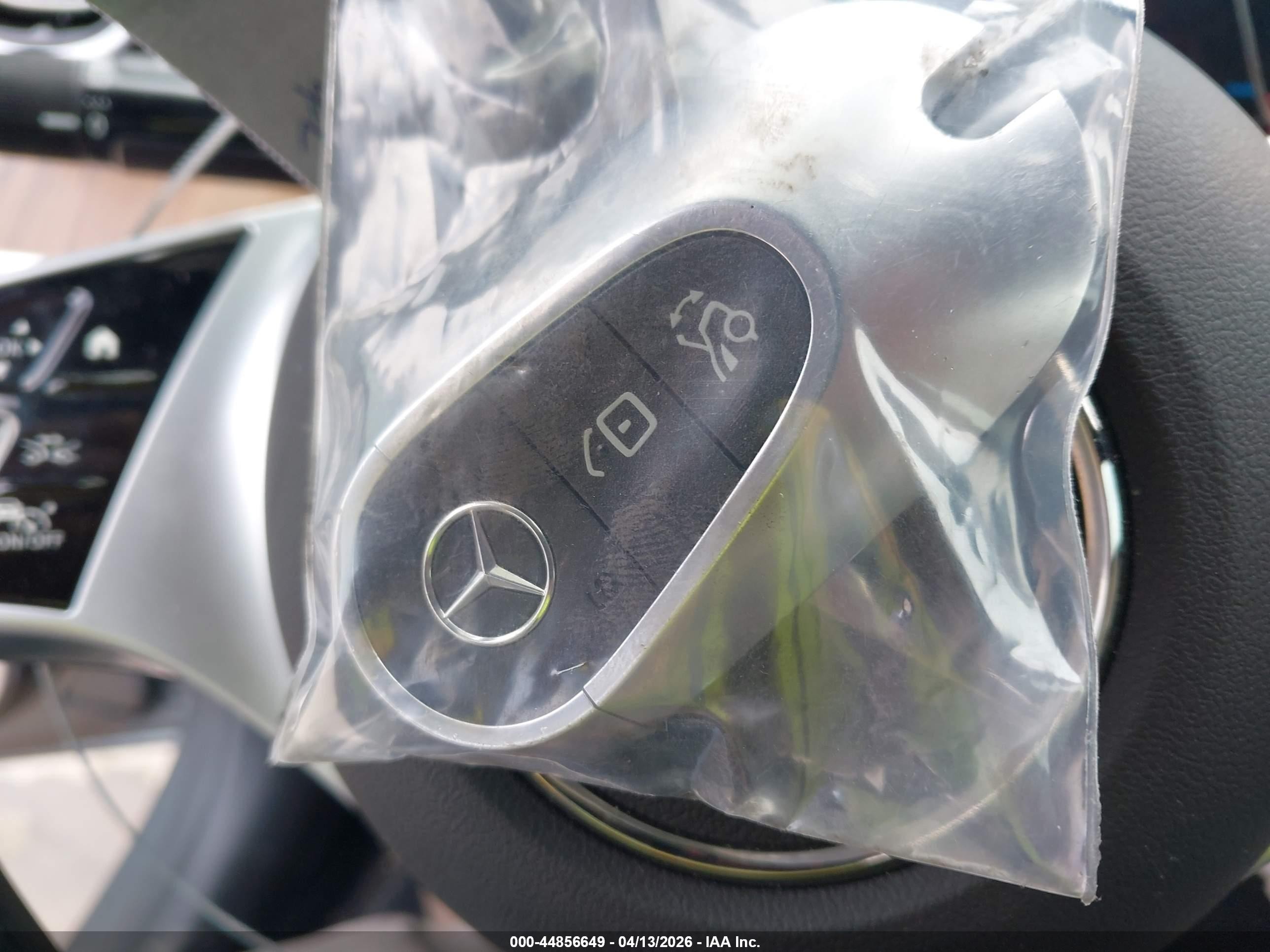 2024 Mercedes-benz C 300   Серый vin: W1KAF4GB5RR197196