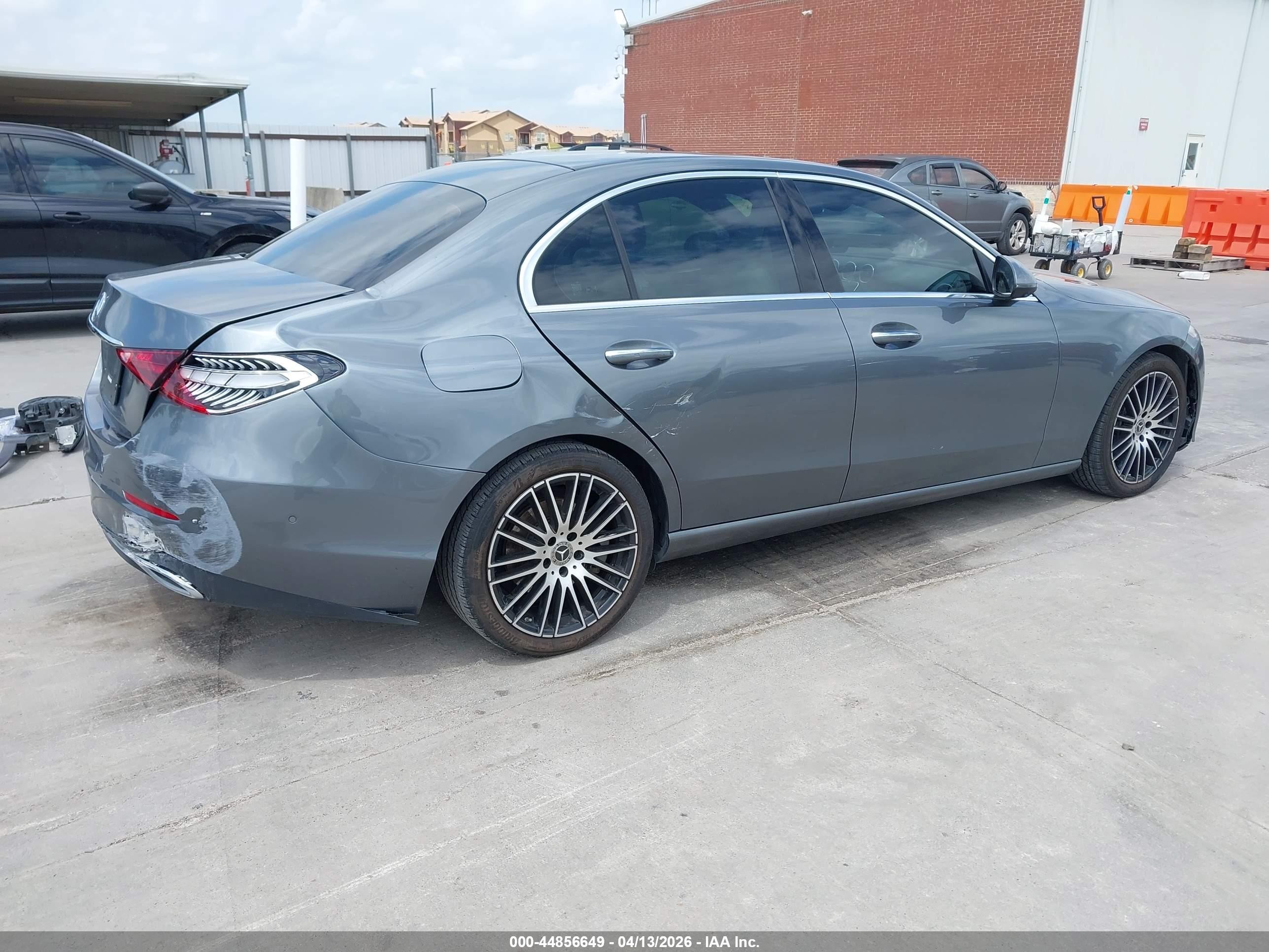 2024 Mercedes-benz C 300   Серый vin: W1KAF4GB5RR197196