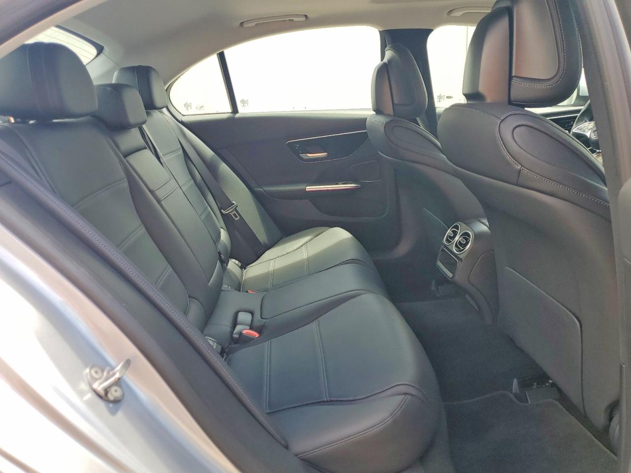 2023 Mercedes-benz C 300 Серебряный vin: W1KAF4GB6PR082491