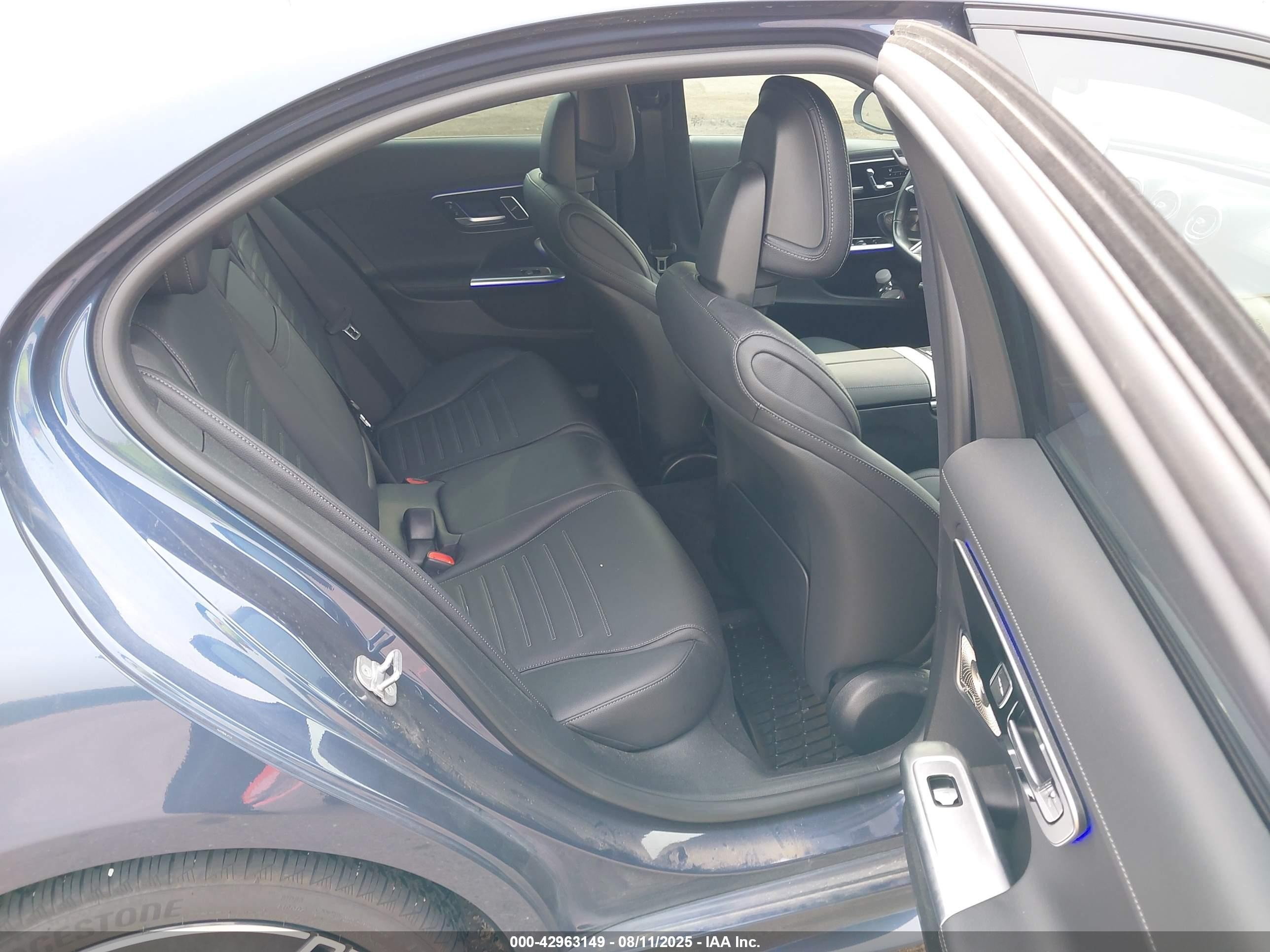 2024 Mercedes-benz C 300   Синий vin: W1KAF4HB3RR213359