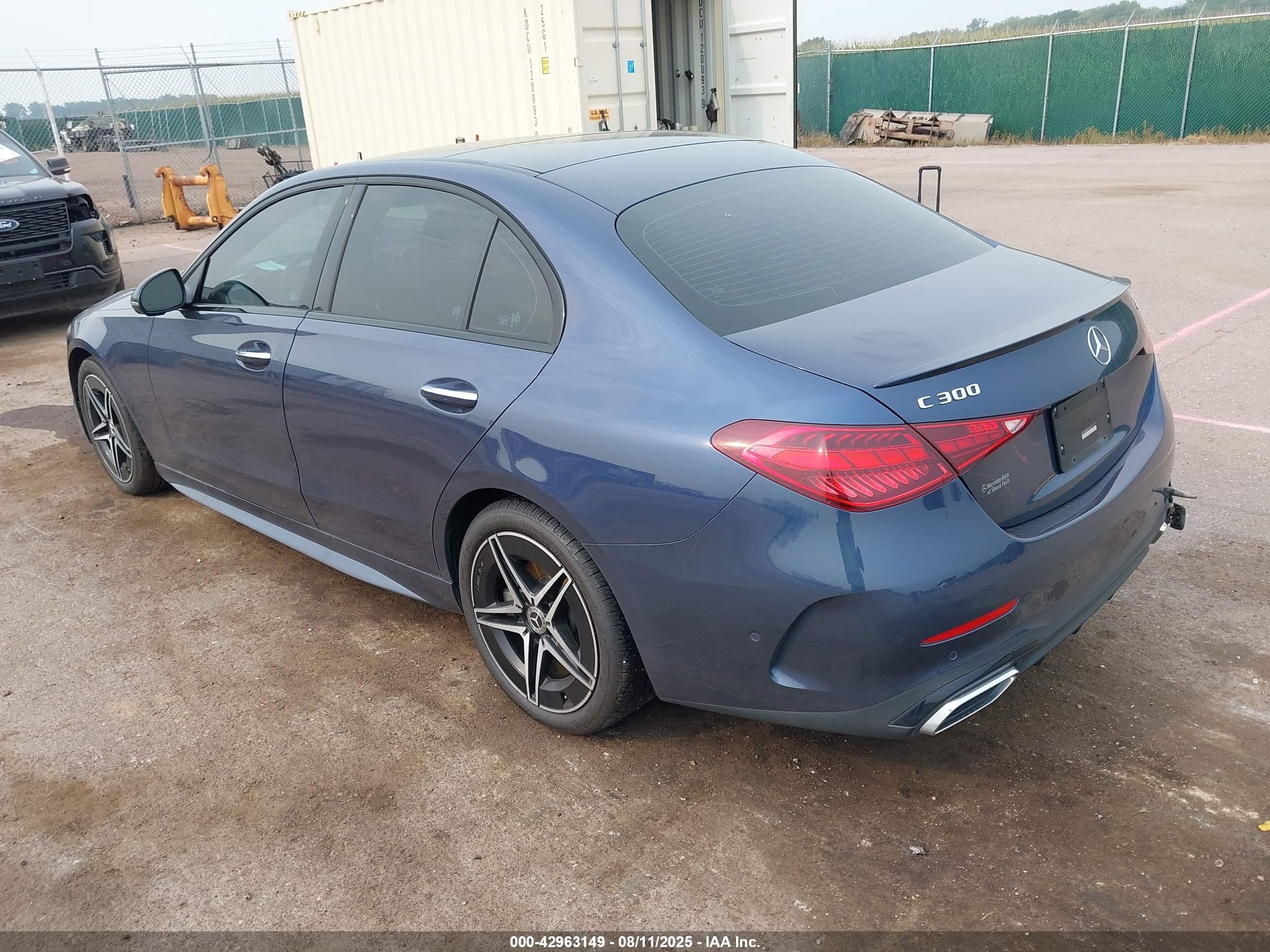 2024 Mercedes-benz C 300   Синий vin: W1KAF4HB3RR213359