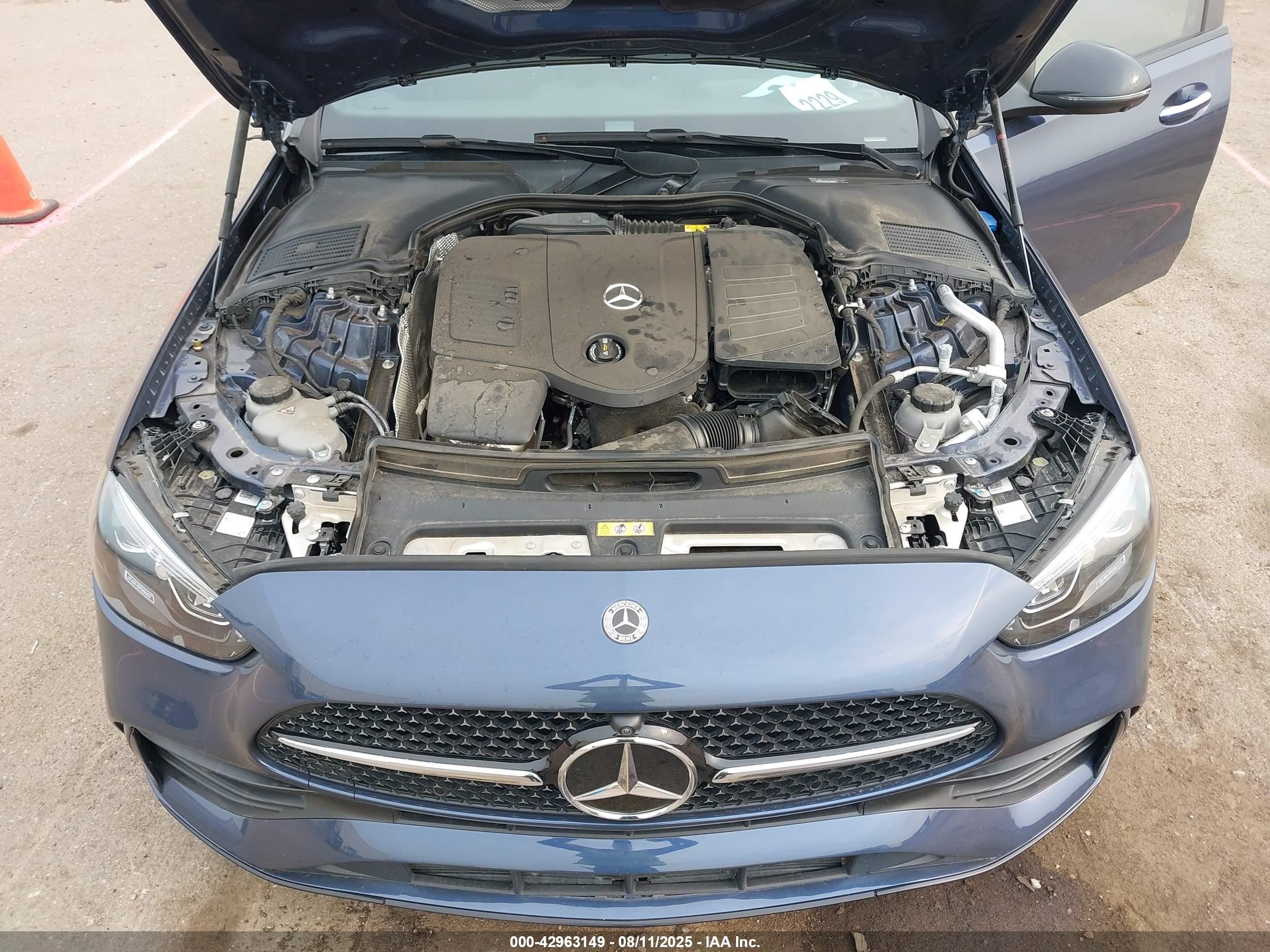 2024 Mercedes-benz C 300   Синий vin: W1KAF4HB3RR213359
