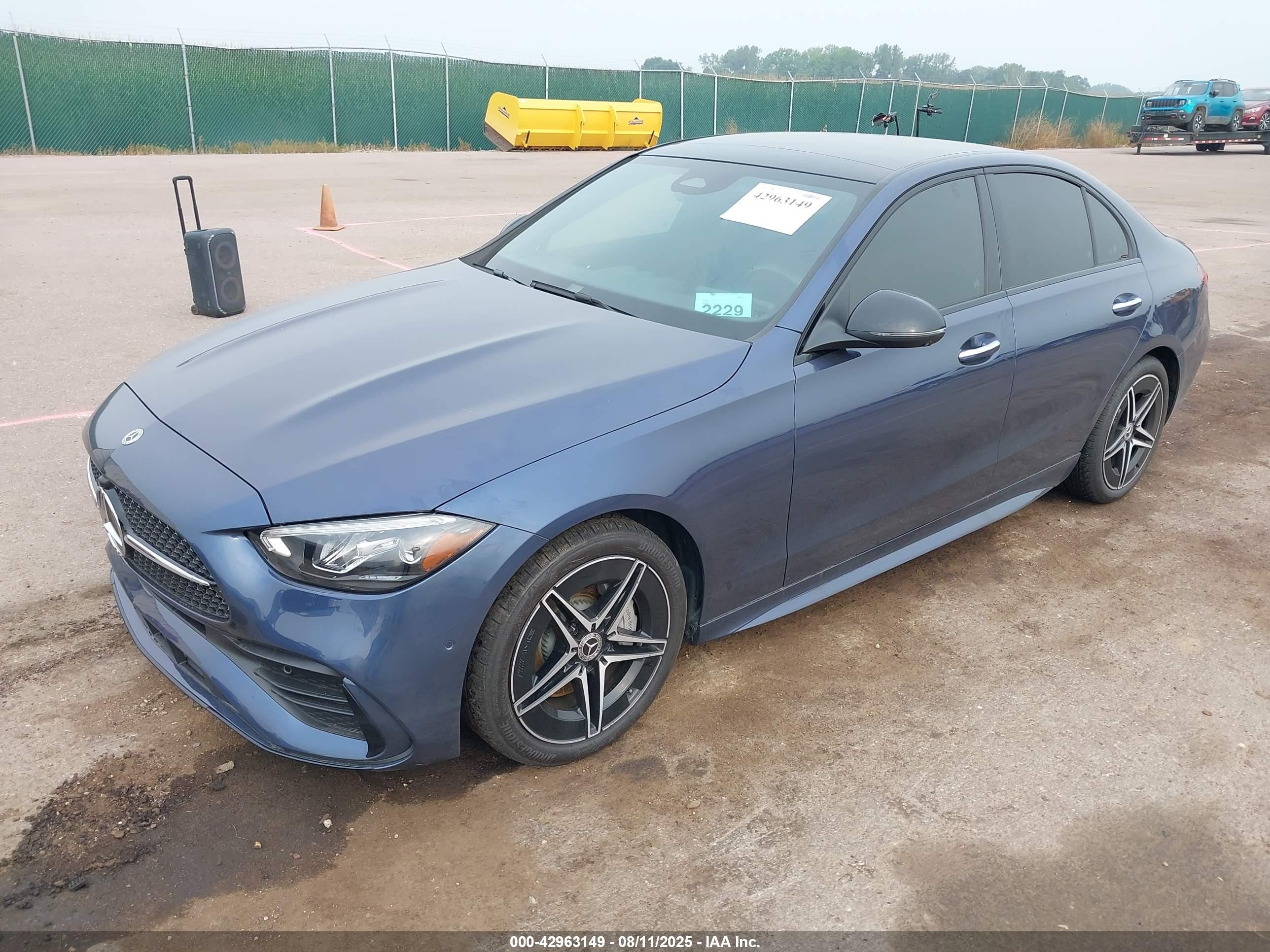 2024 Mercedes-benz C 300   Синий vin: W1KAF4HB3RR213359