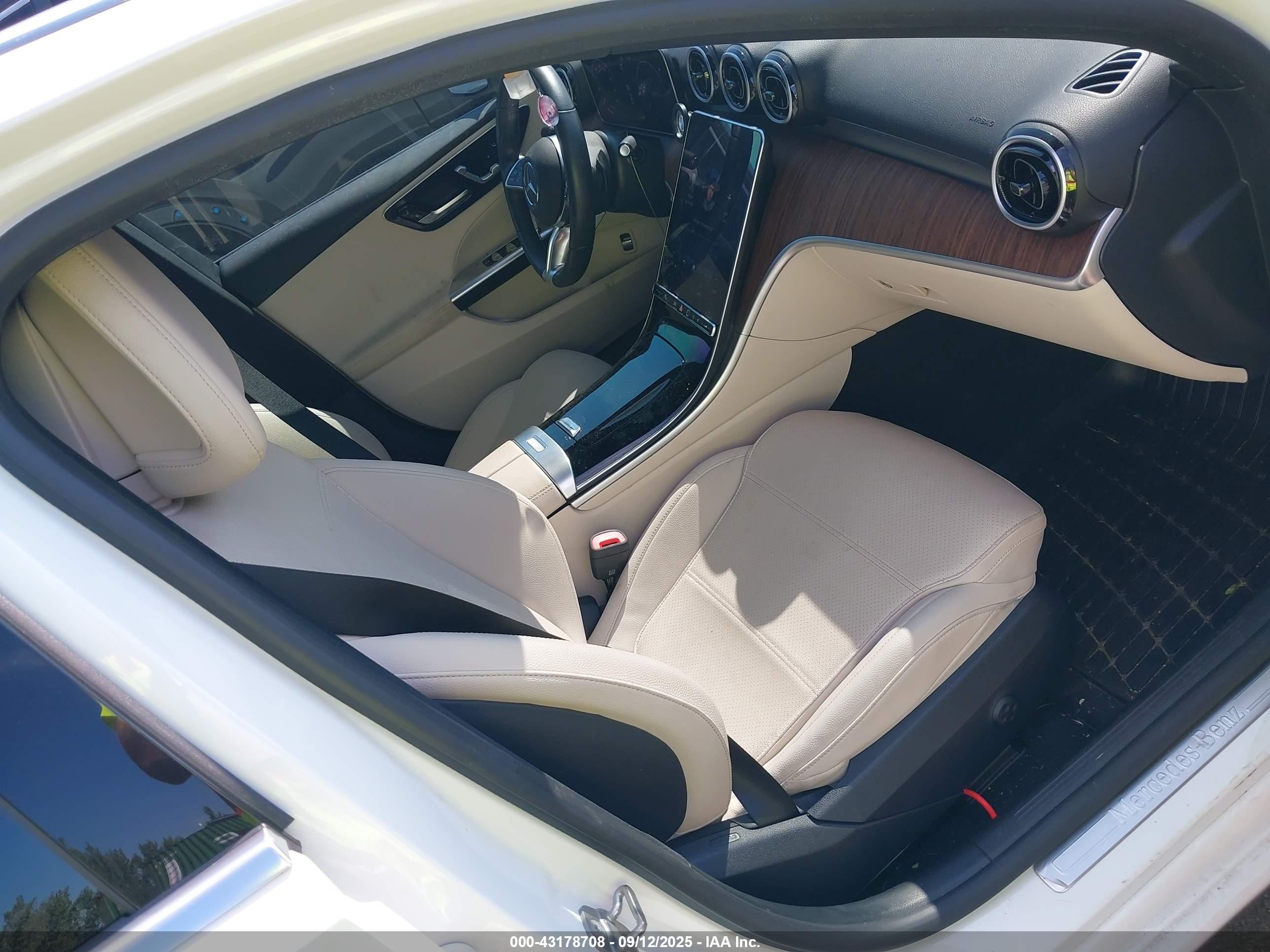2024 Mercedes-benz C 300   Белый vin: W1KAF4HB4RR216612
