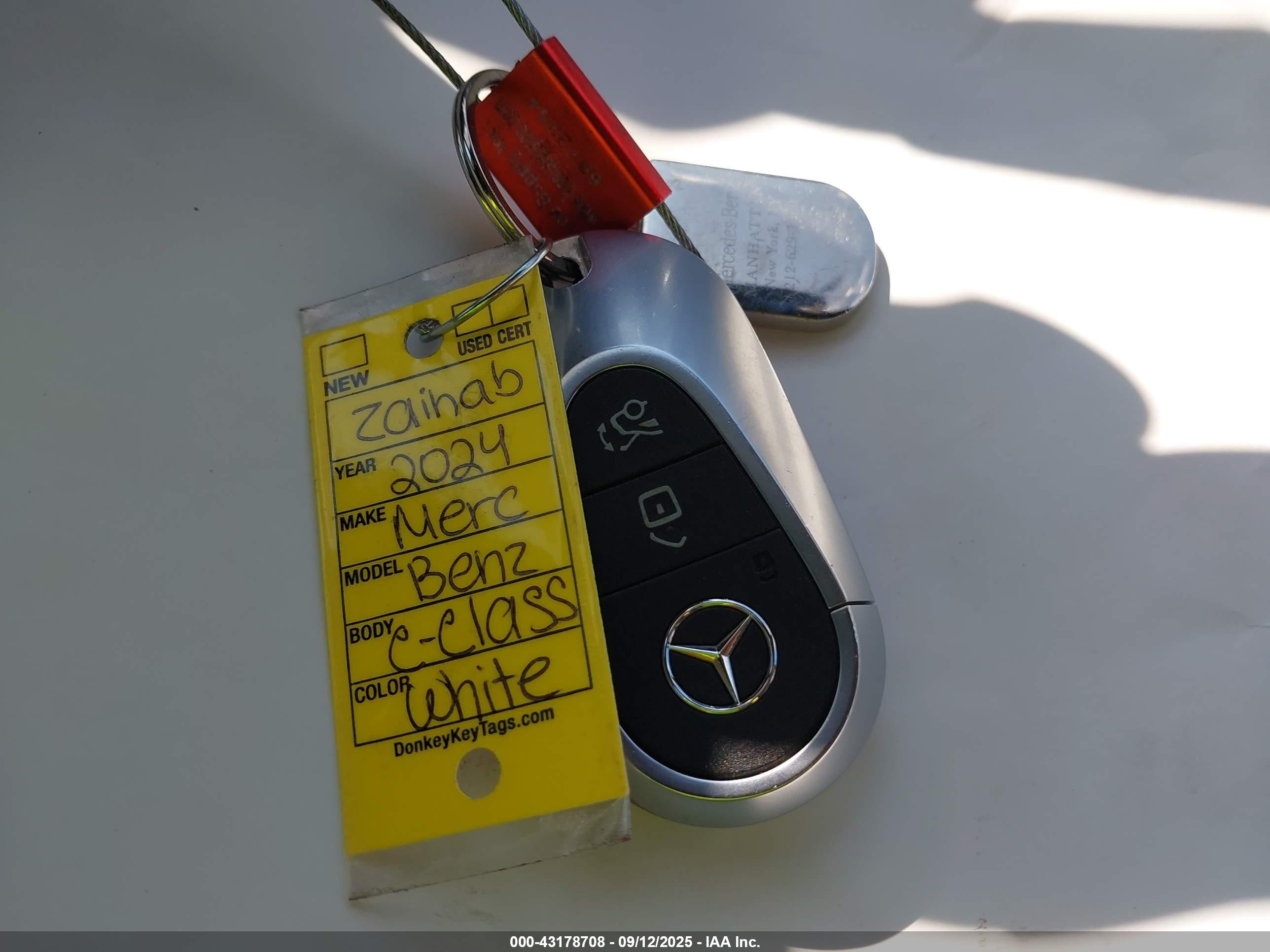 2024 Mercedes-benz C 300   Белый vin: W1KAF4HB4RR216612